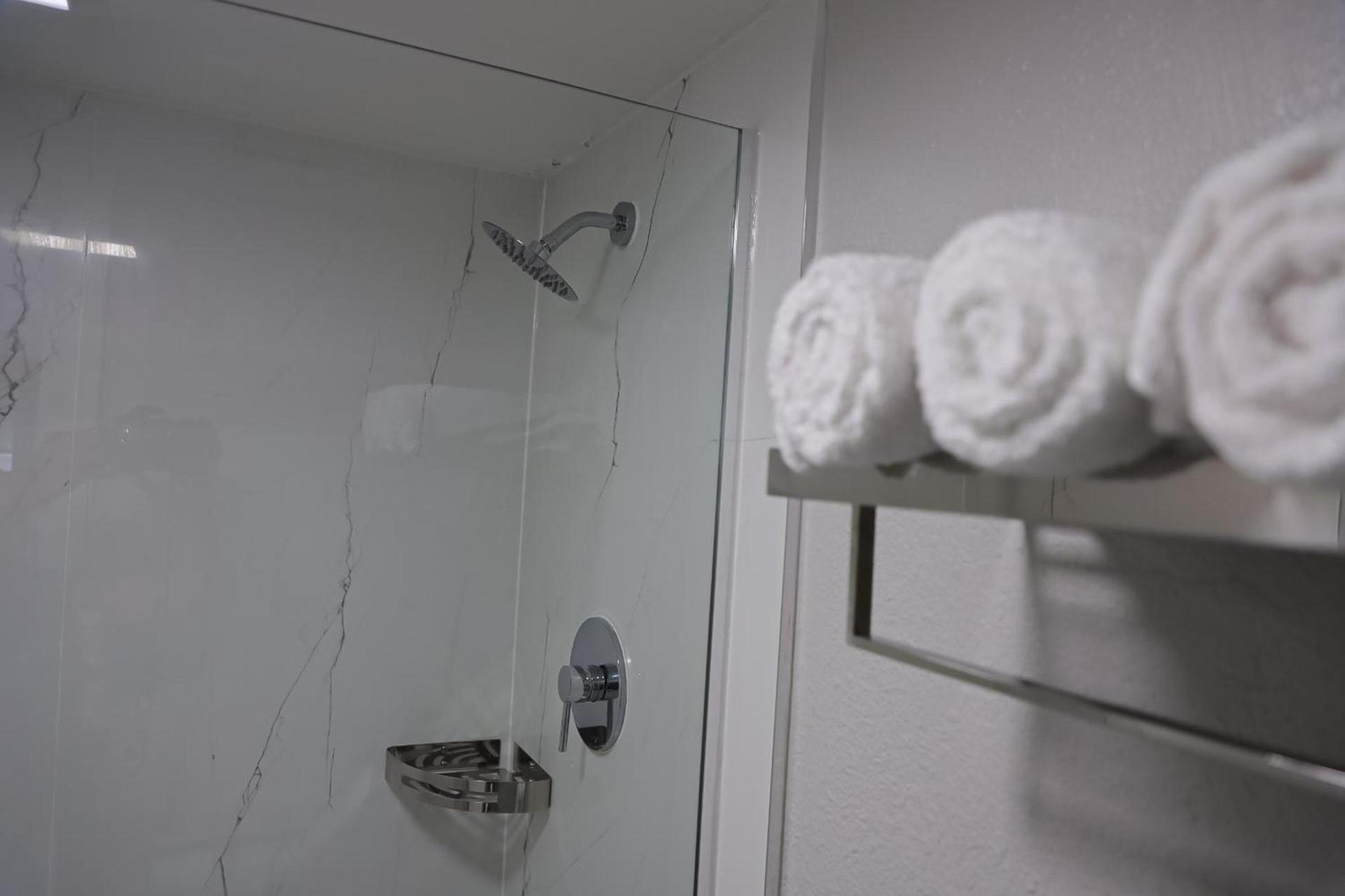Airport Inn photo 61