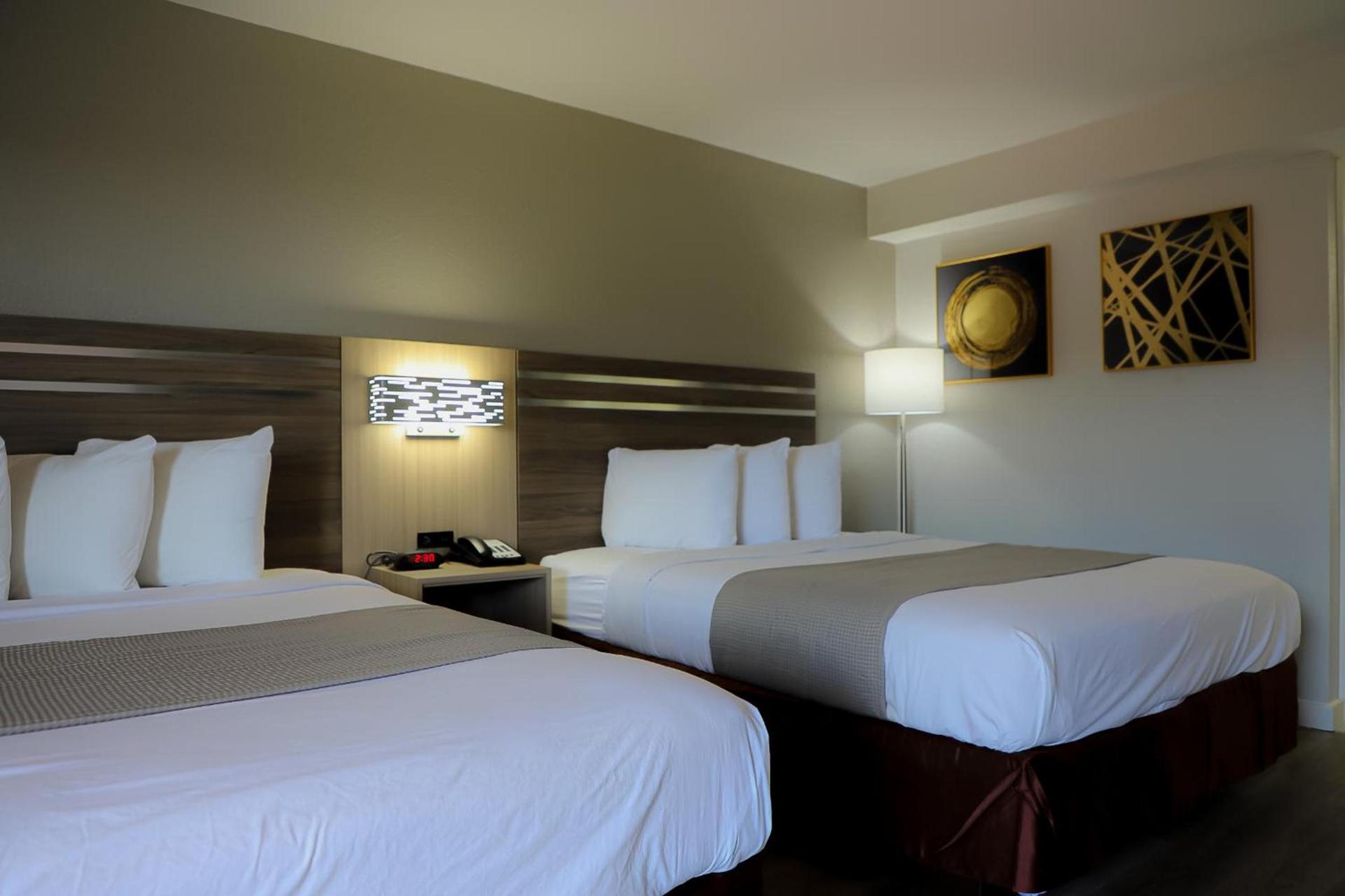 Airport Inn photo 40