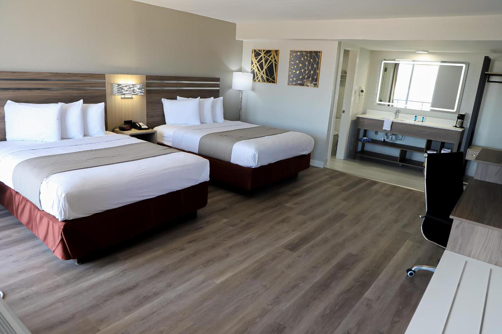 Airport Inn photo 53
