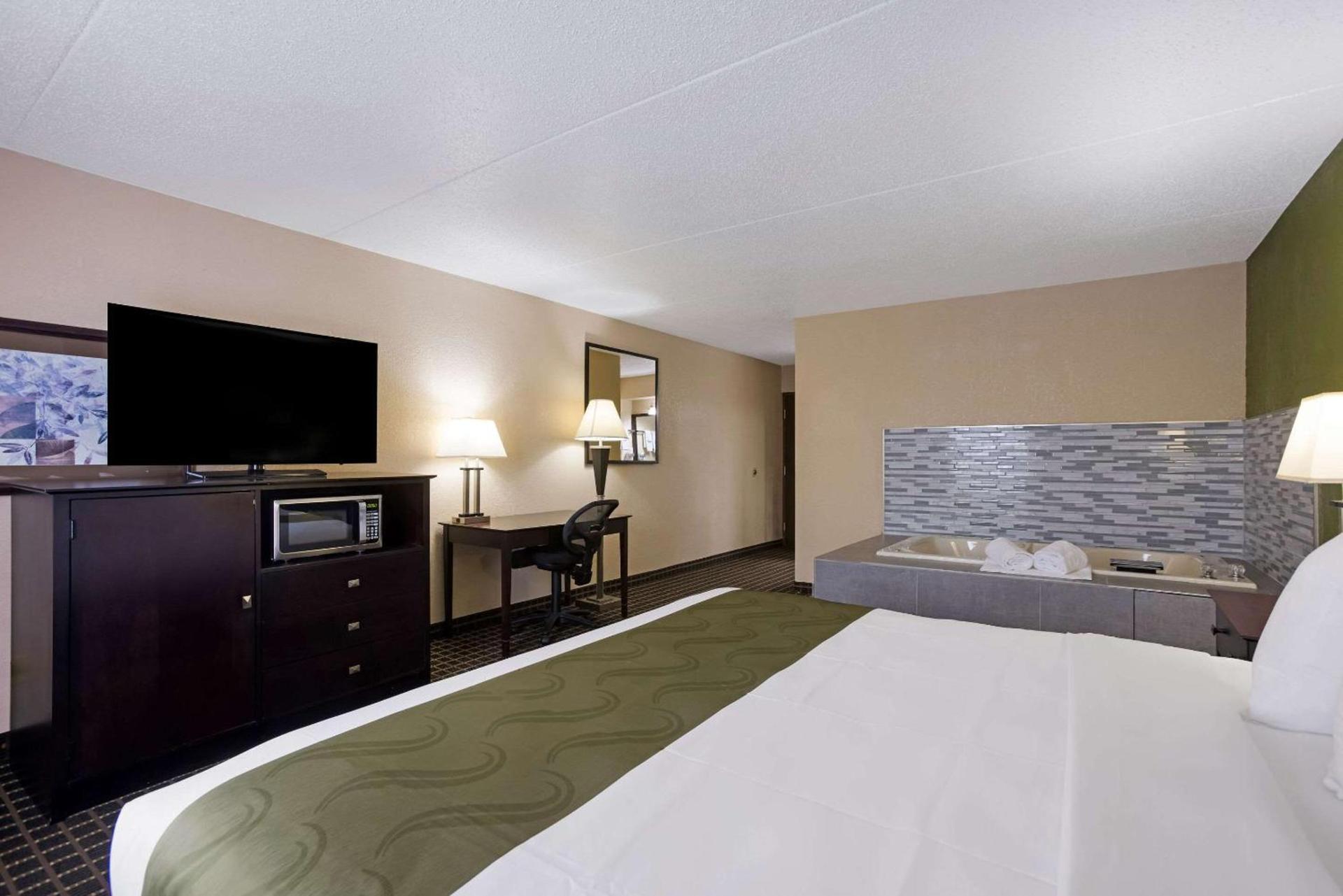Quality Inn & Suites Big Rapids near University photo 13