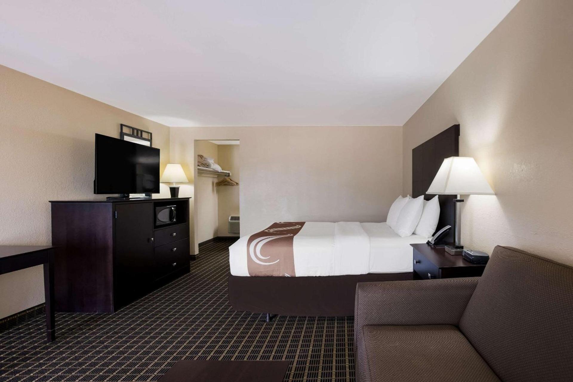 Quality Inn & Suites Big Rapids near University photo 14