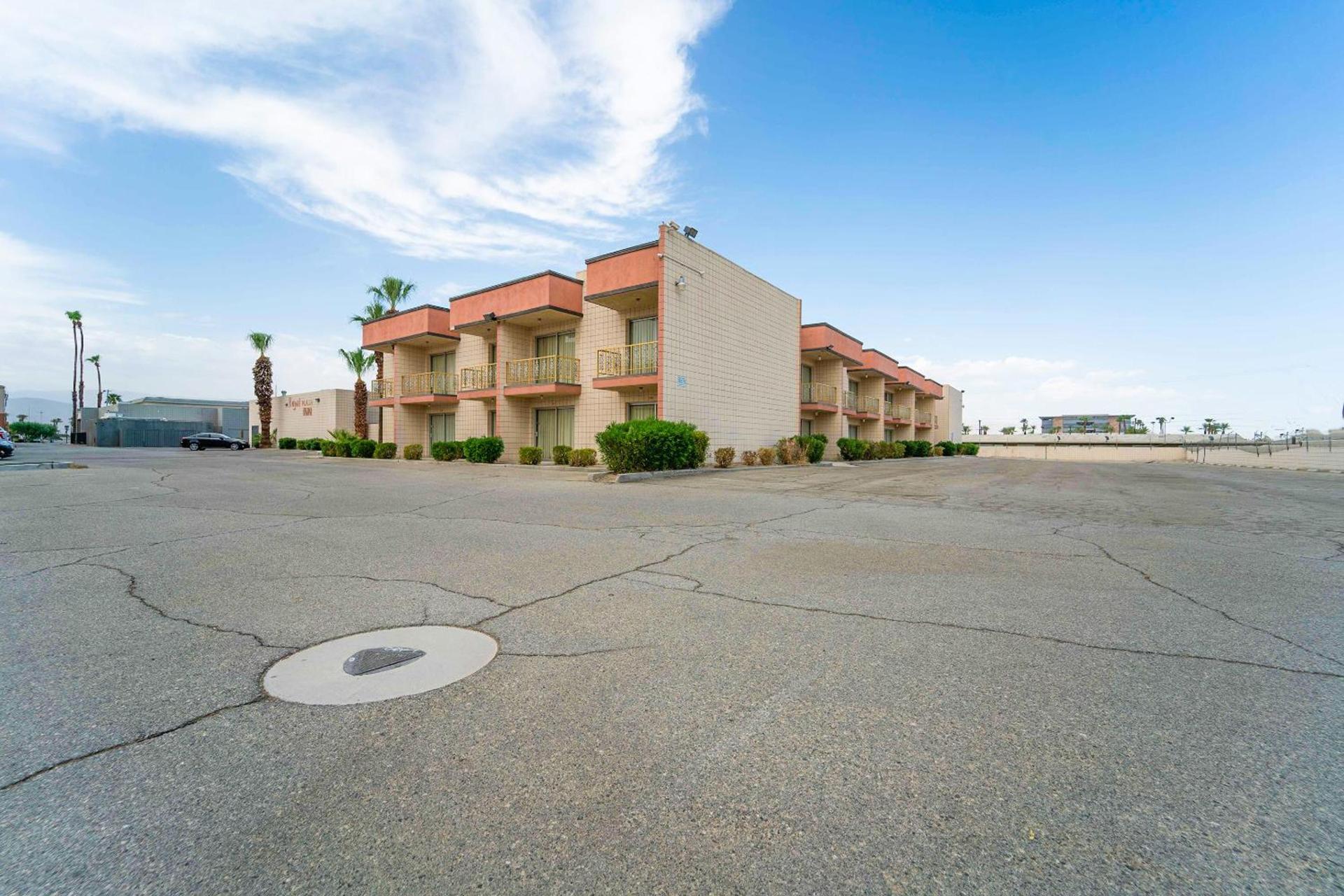 Royal Plaza Inn photo 35