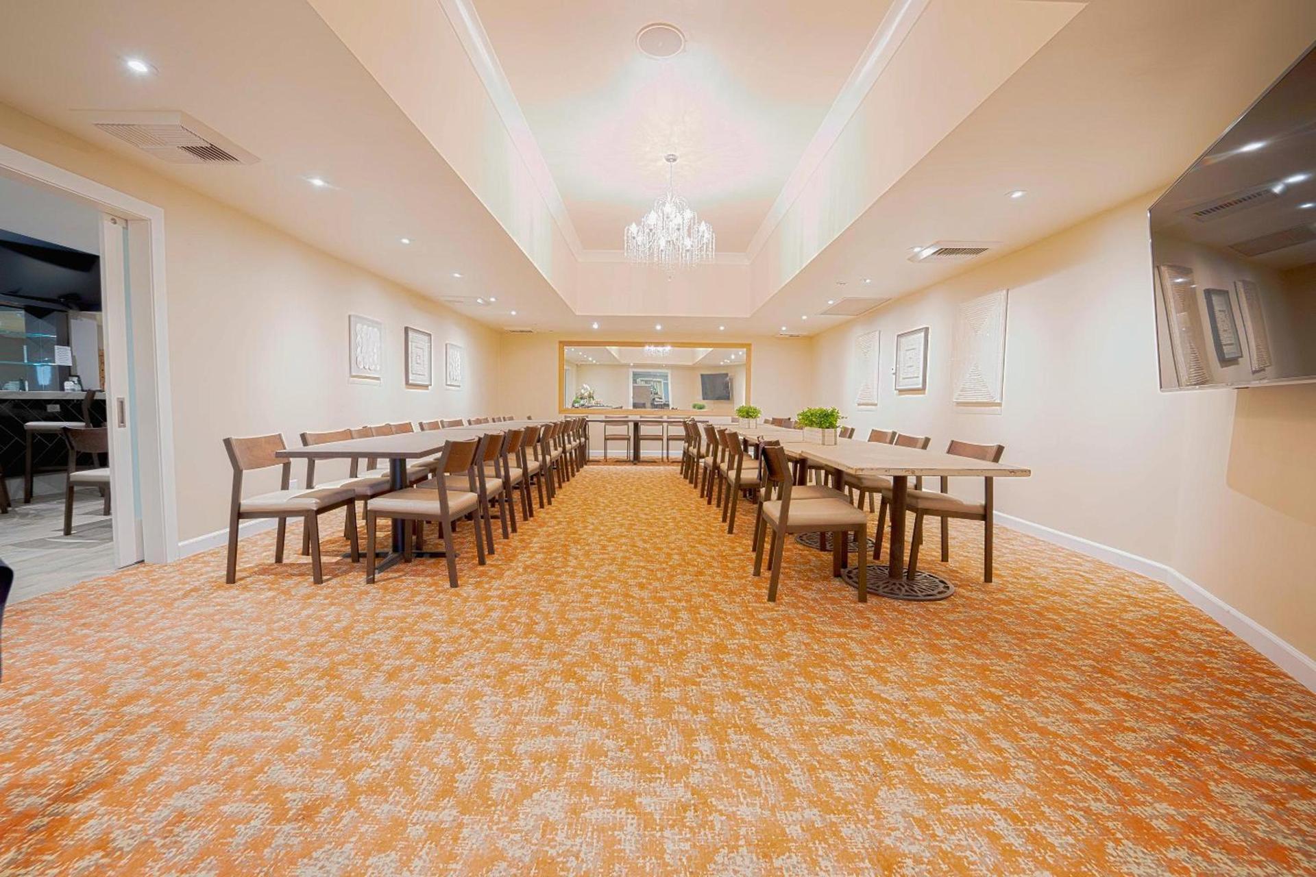 Royal Plaza Inn photo 38