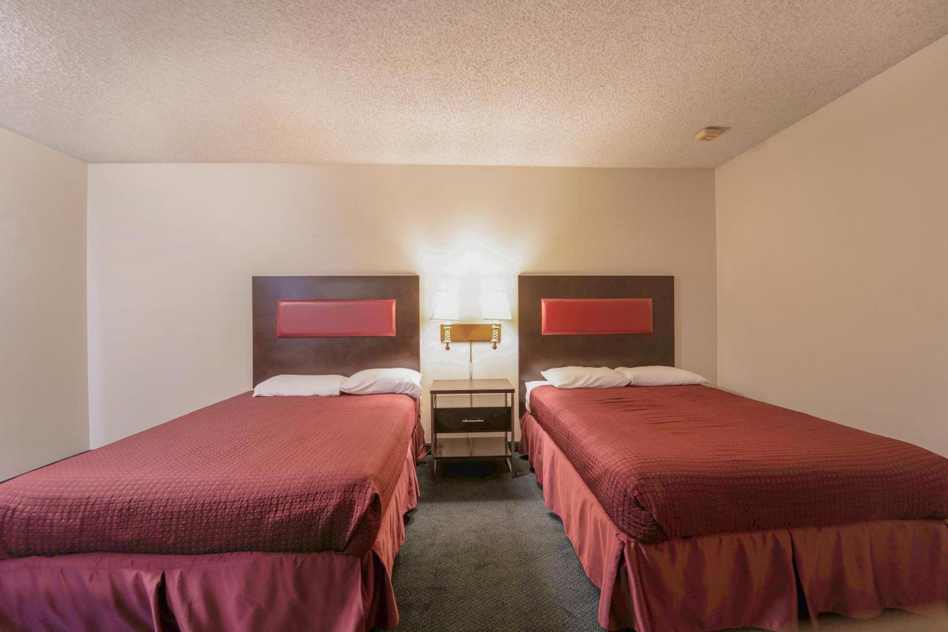 Royal Plaza Inn photo 15