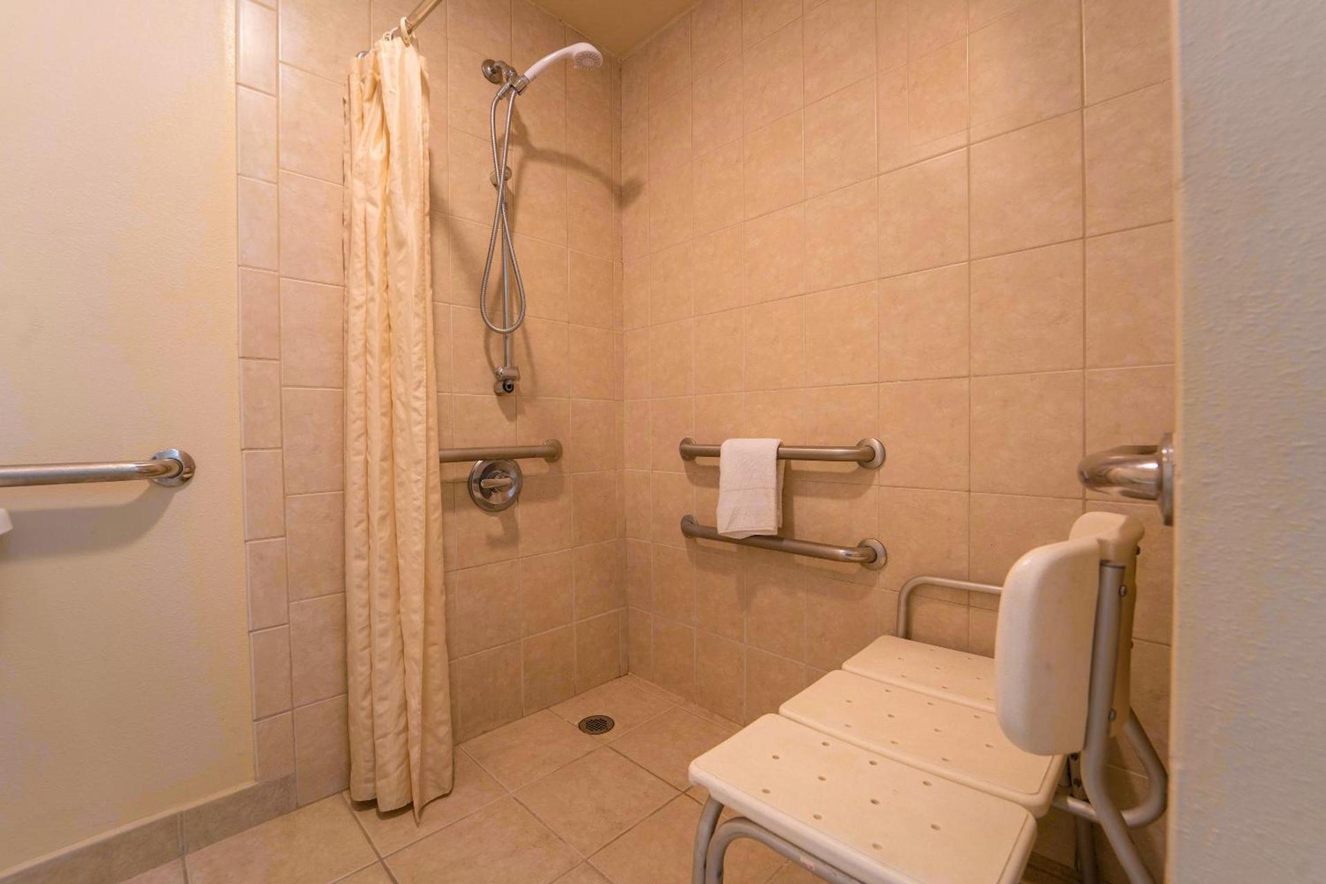Royal Plaza Inn photo 86