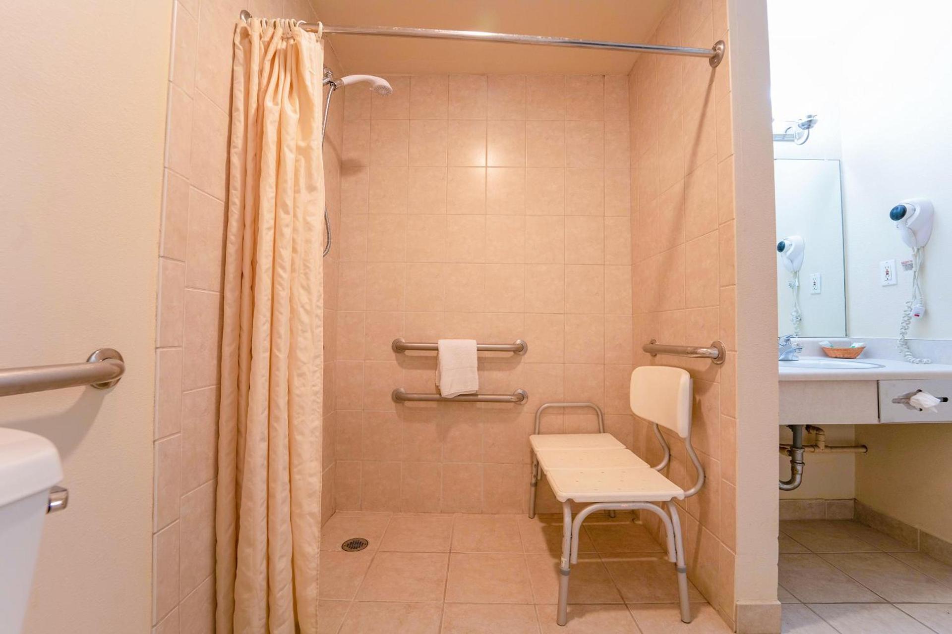 Royal Plaza Inn photo 83