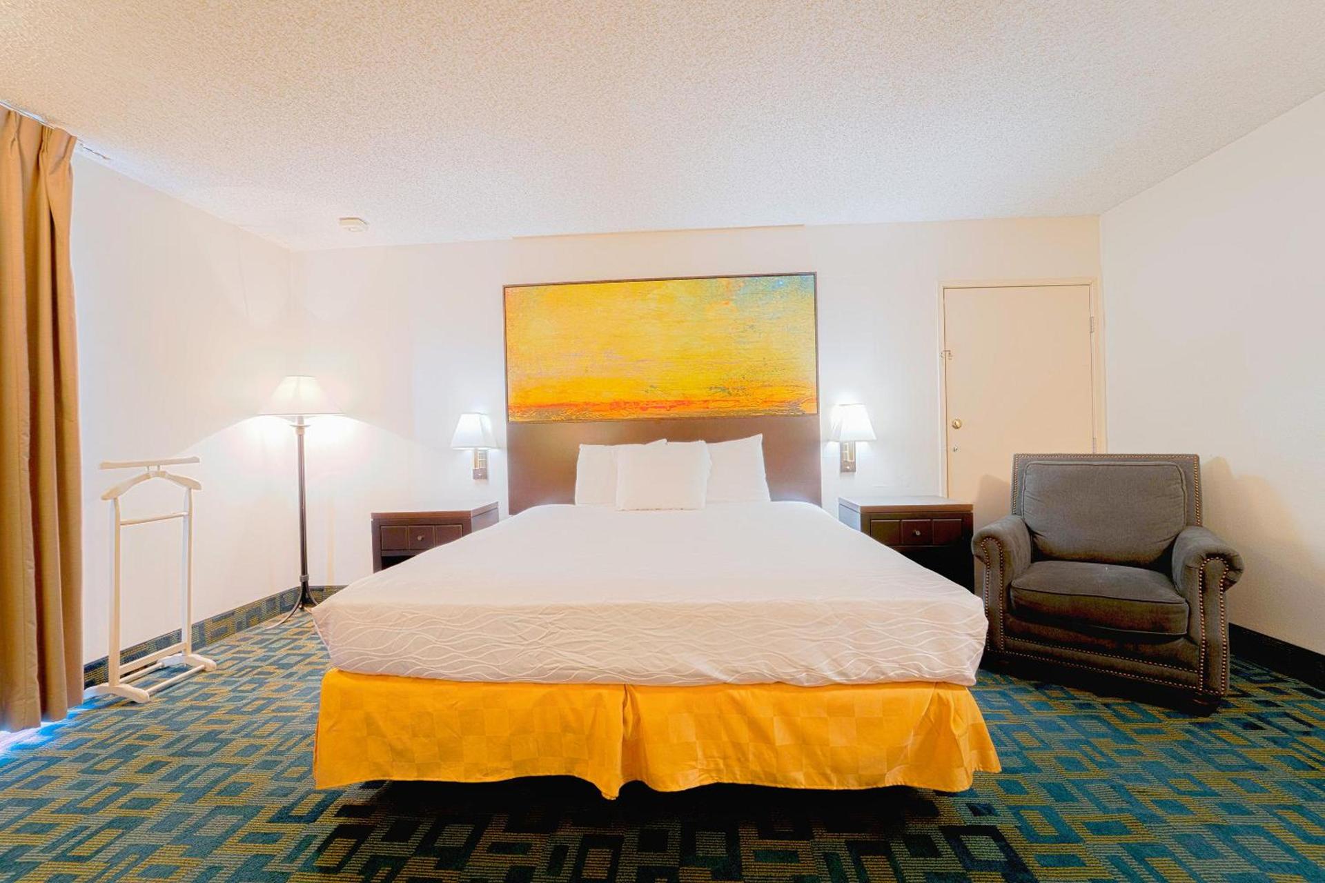 Royal Plaza Inn photo 7