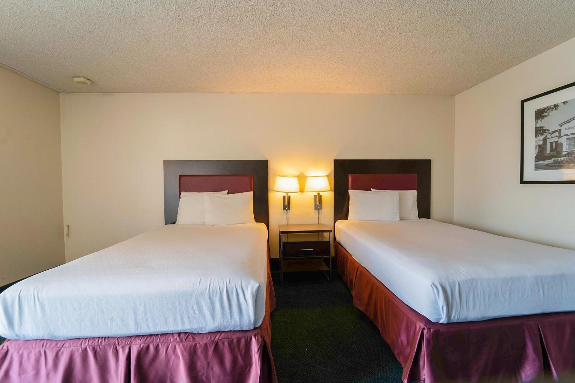 Royal Plaza Inn photo 53