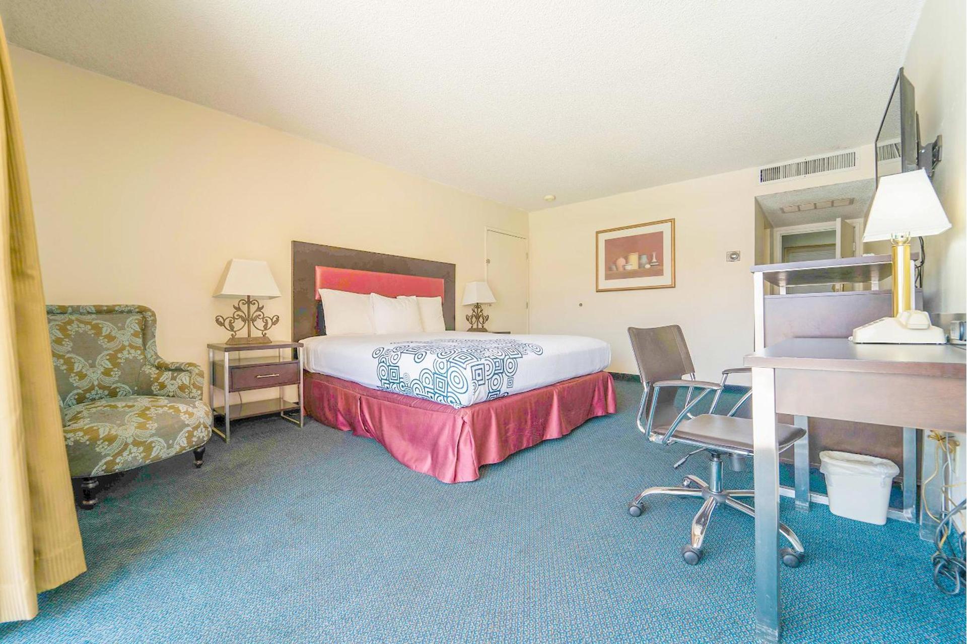 Royal Plaza Inn photo 59