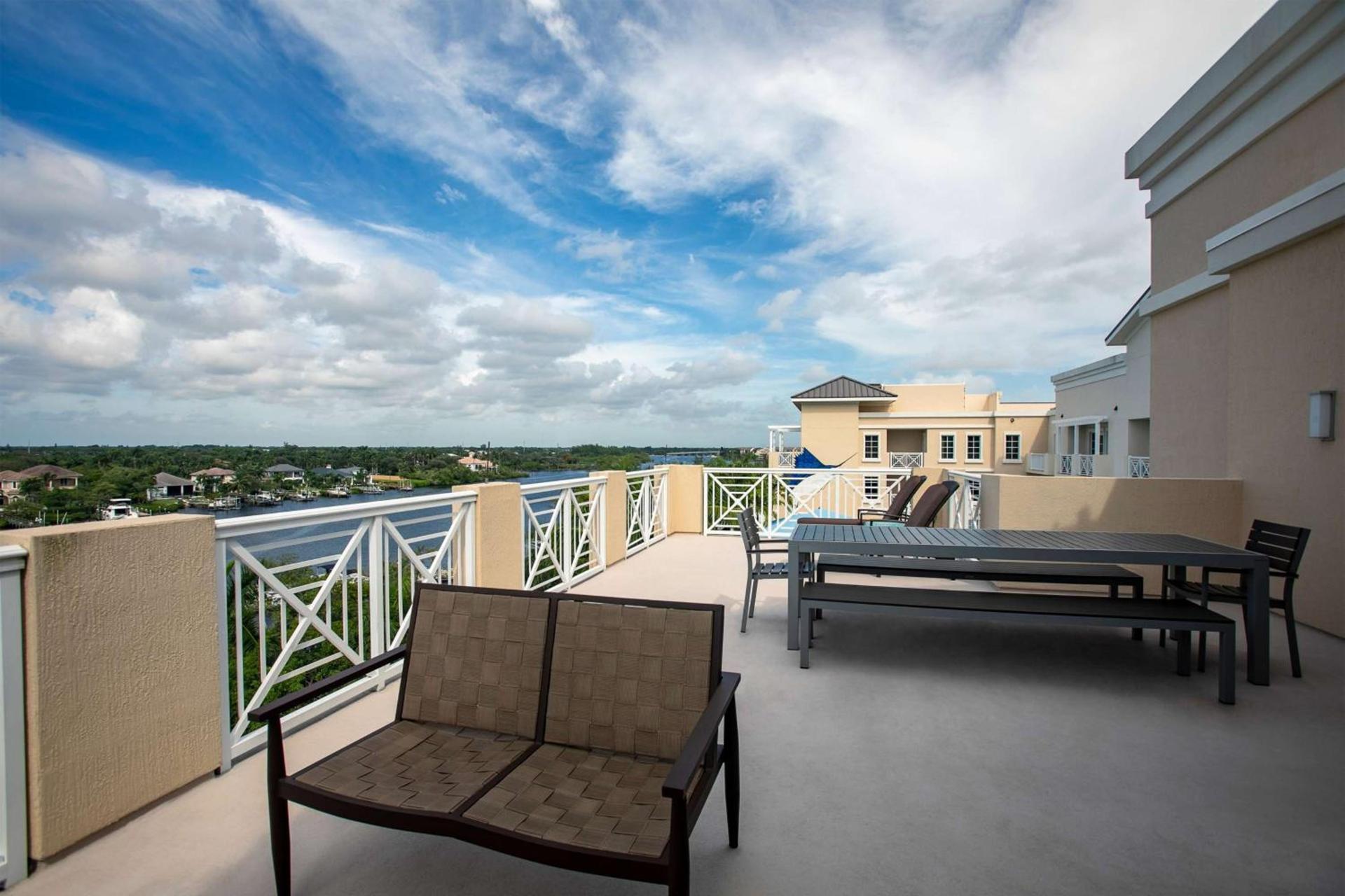 Wyndham Grand Jupiter at Harbourside Place photo 49