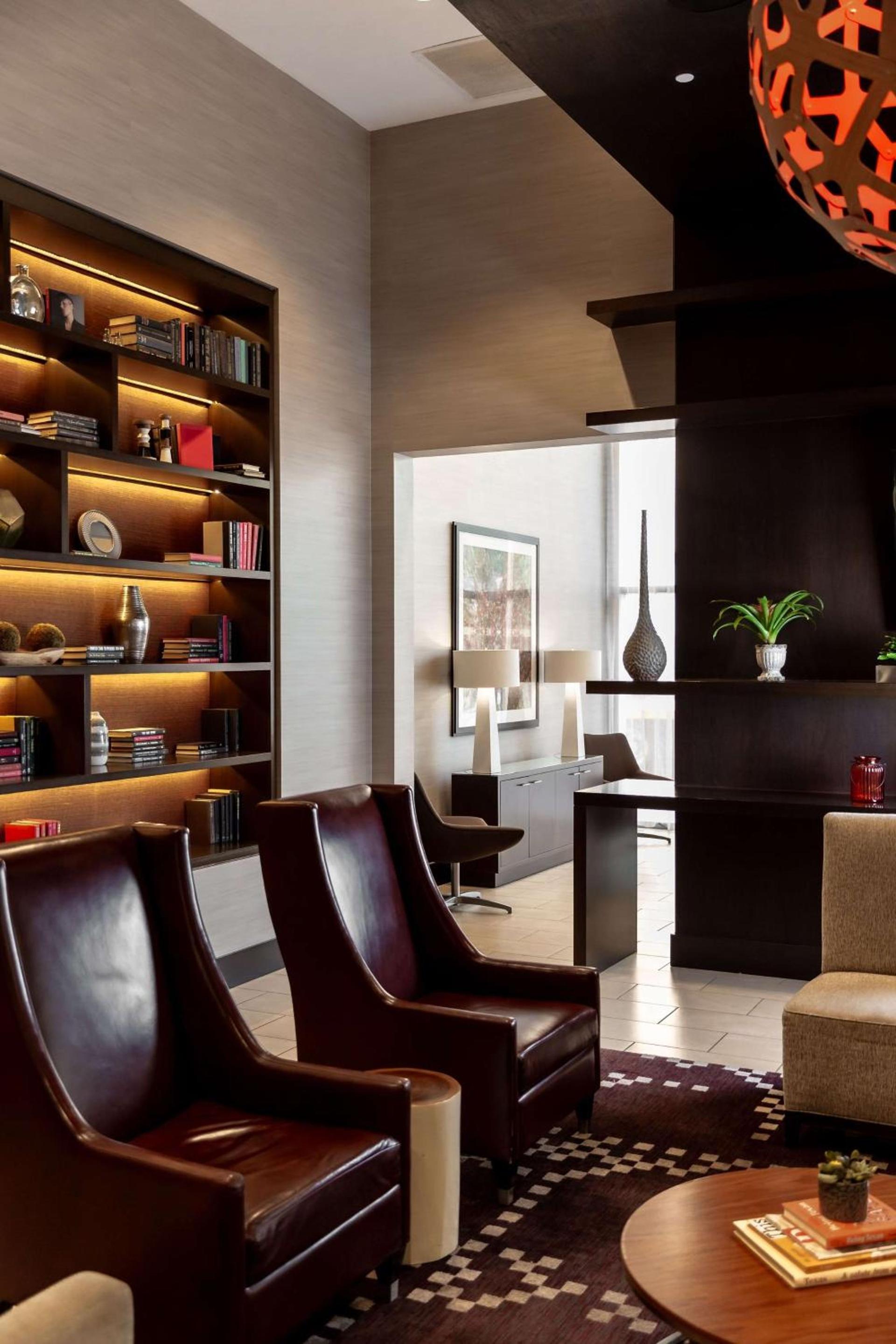 Hilton Garden Inn Downtown Dallas photo 11