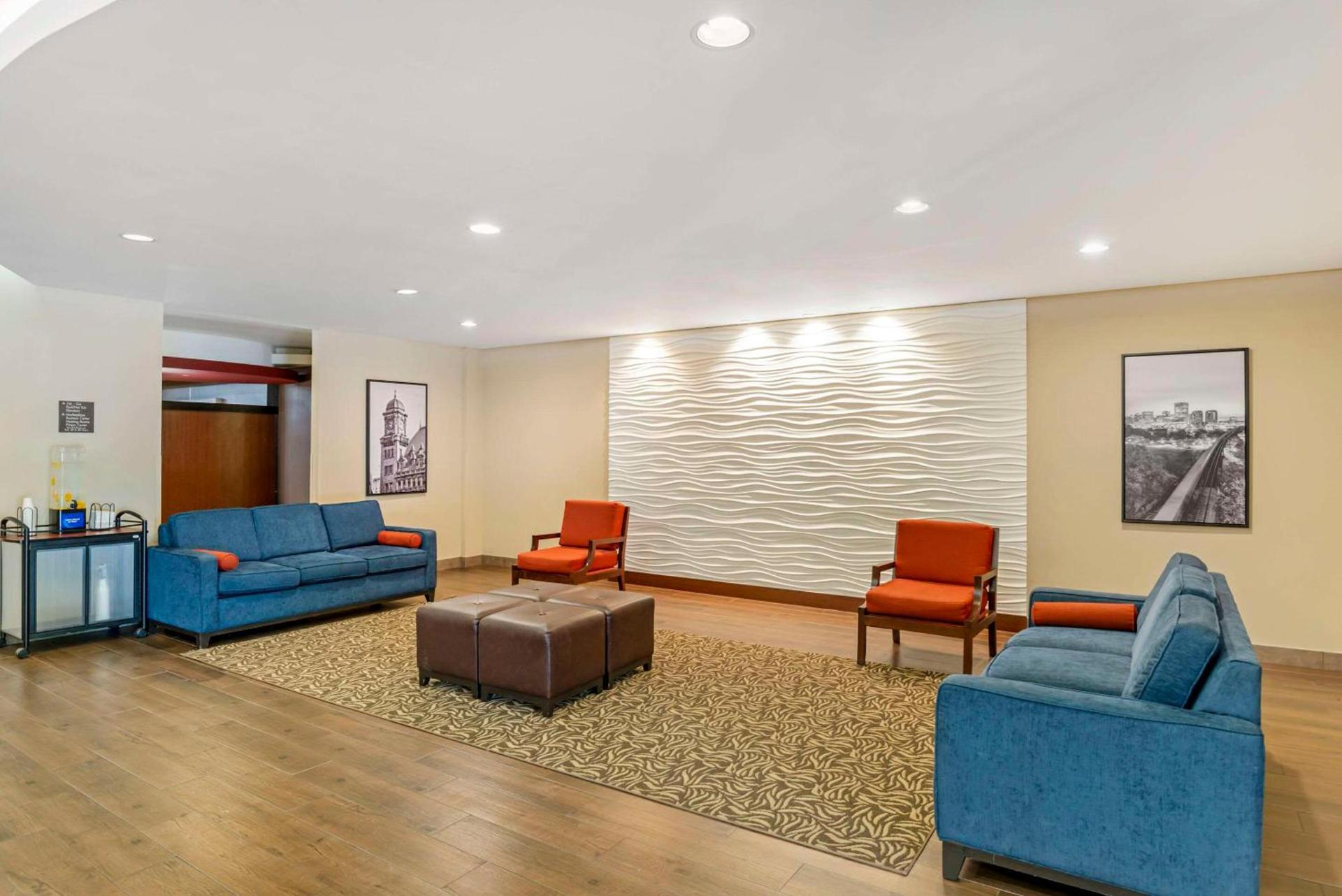 Comfort Suites At Virginia Center Commons photo 5