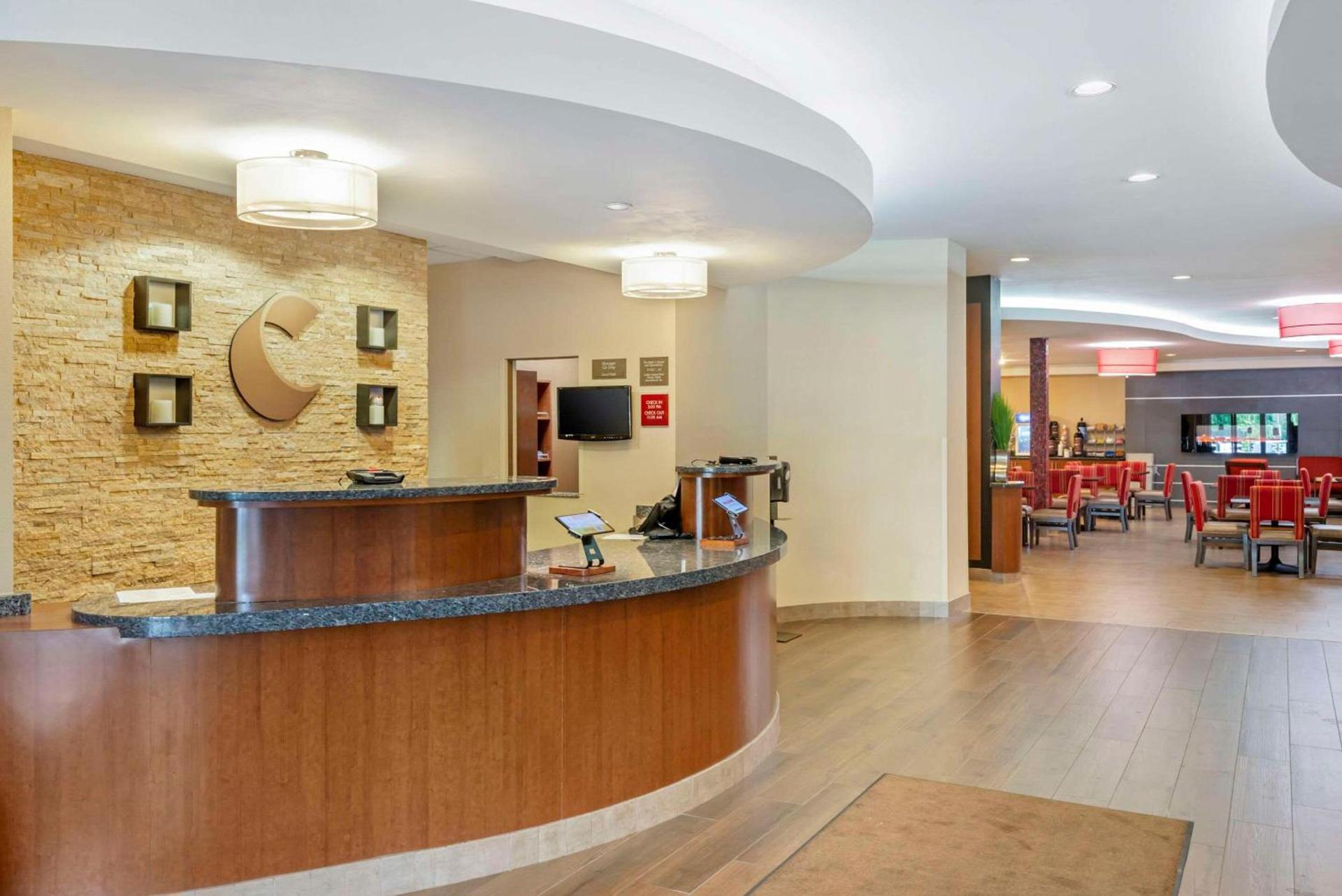 Comfort Suites At Virginia Center Commons photo 6