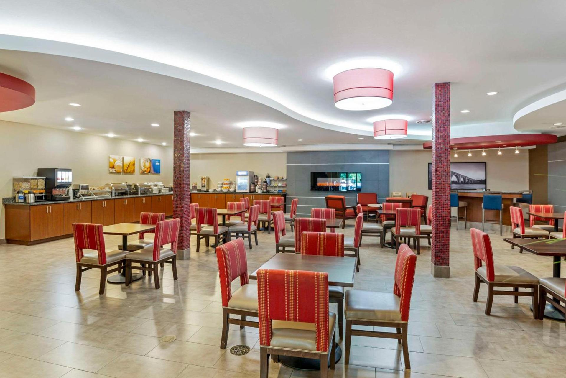 Comfort Suites At Virginia Center Commons photo 45