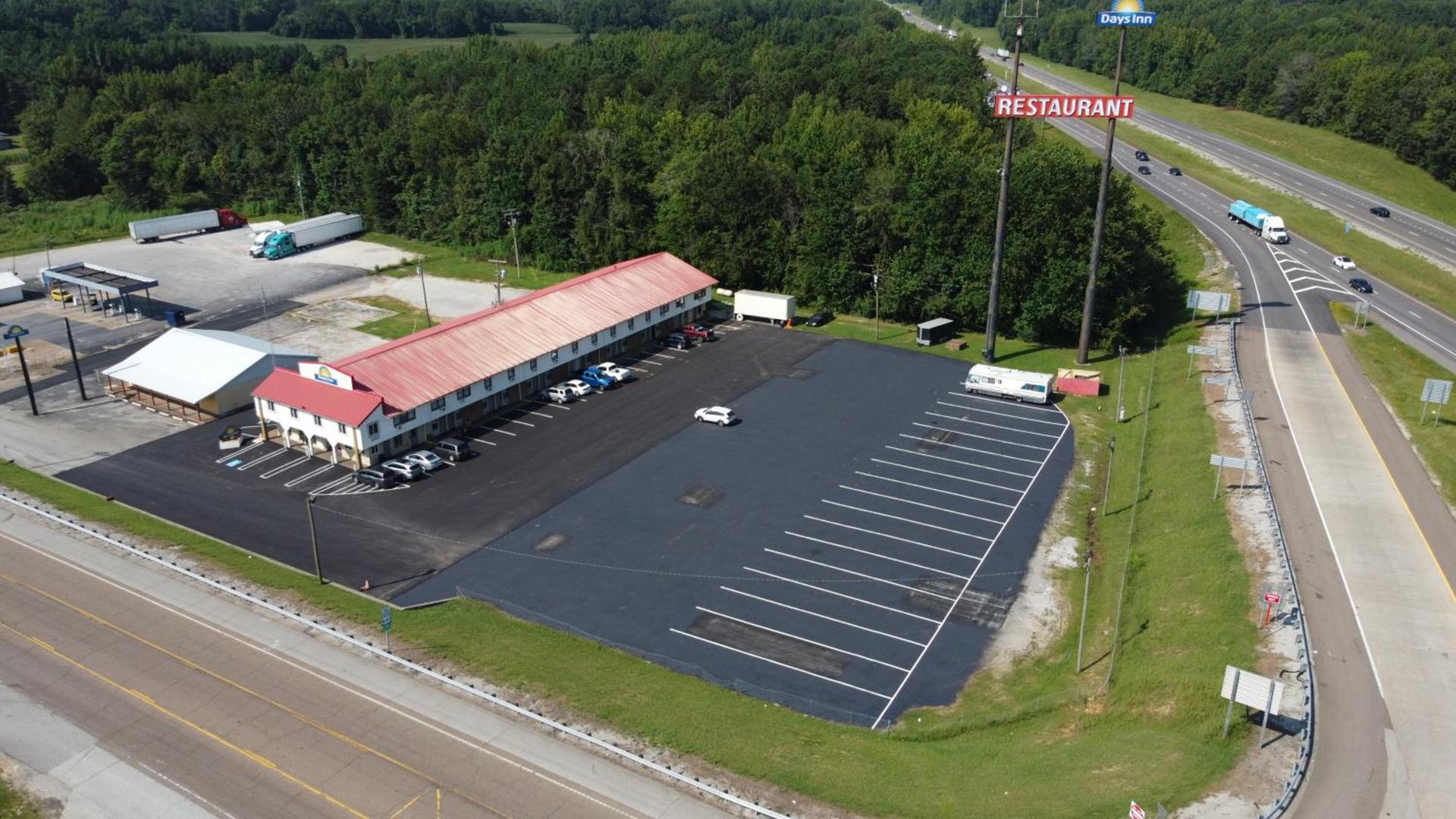 Days Inn by Wyndham Holladay photo 28