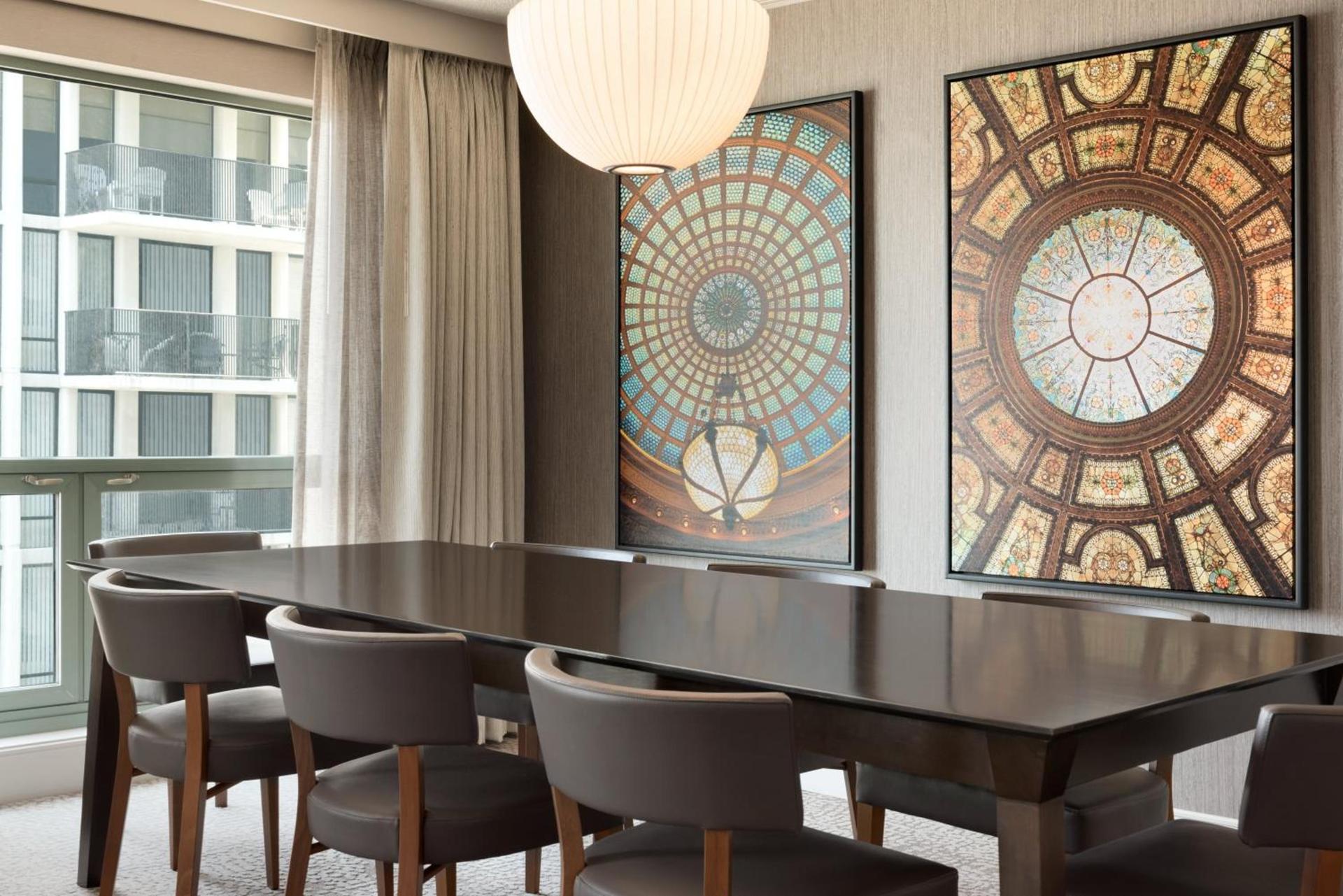Hilton Chicago Magnificent Mile Suites photo 53