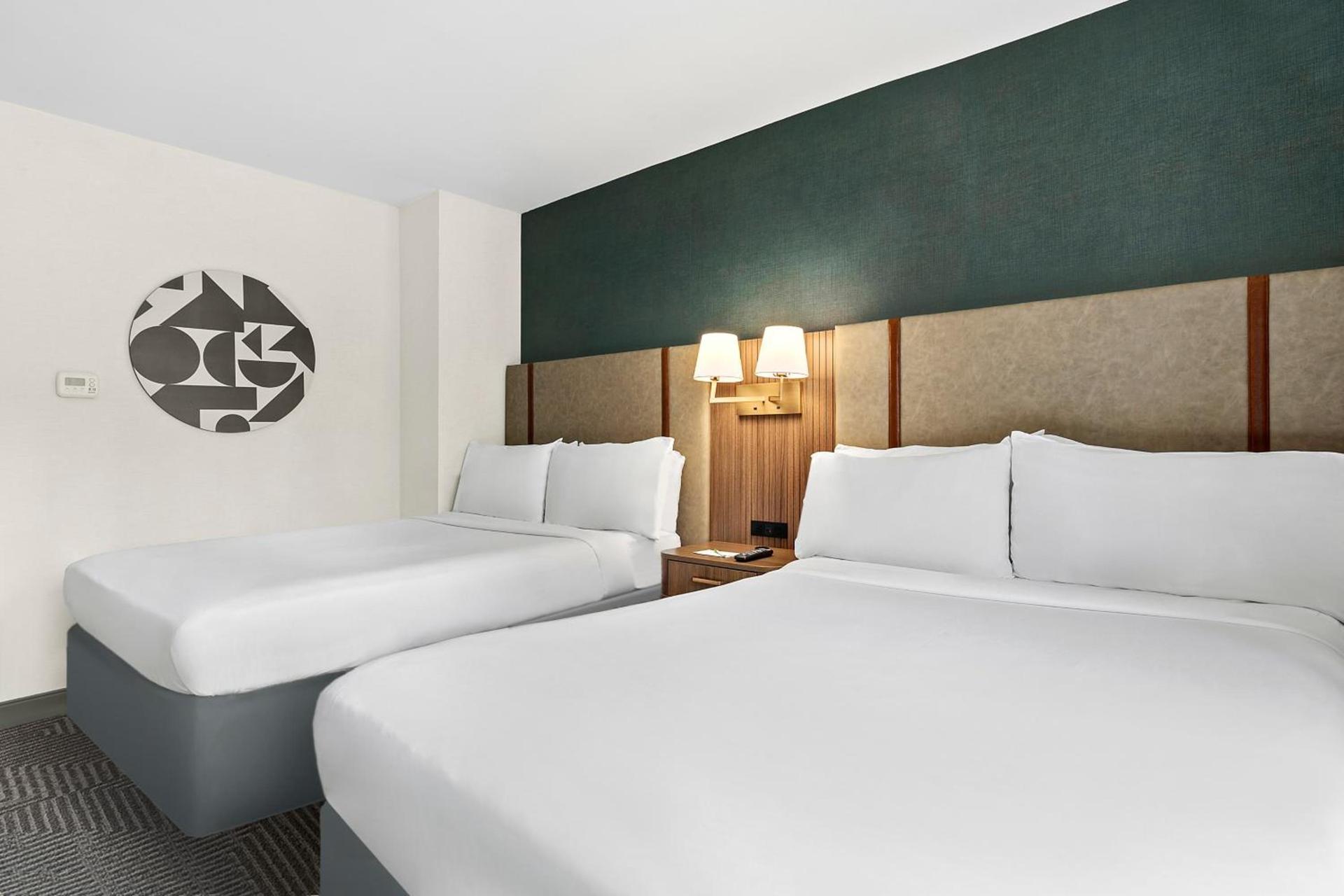 Holiday Inn Manhattan 6th Ave - Chelsea by IHG photo 2