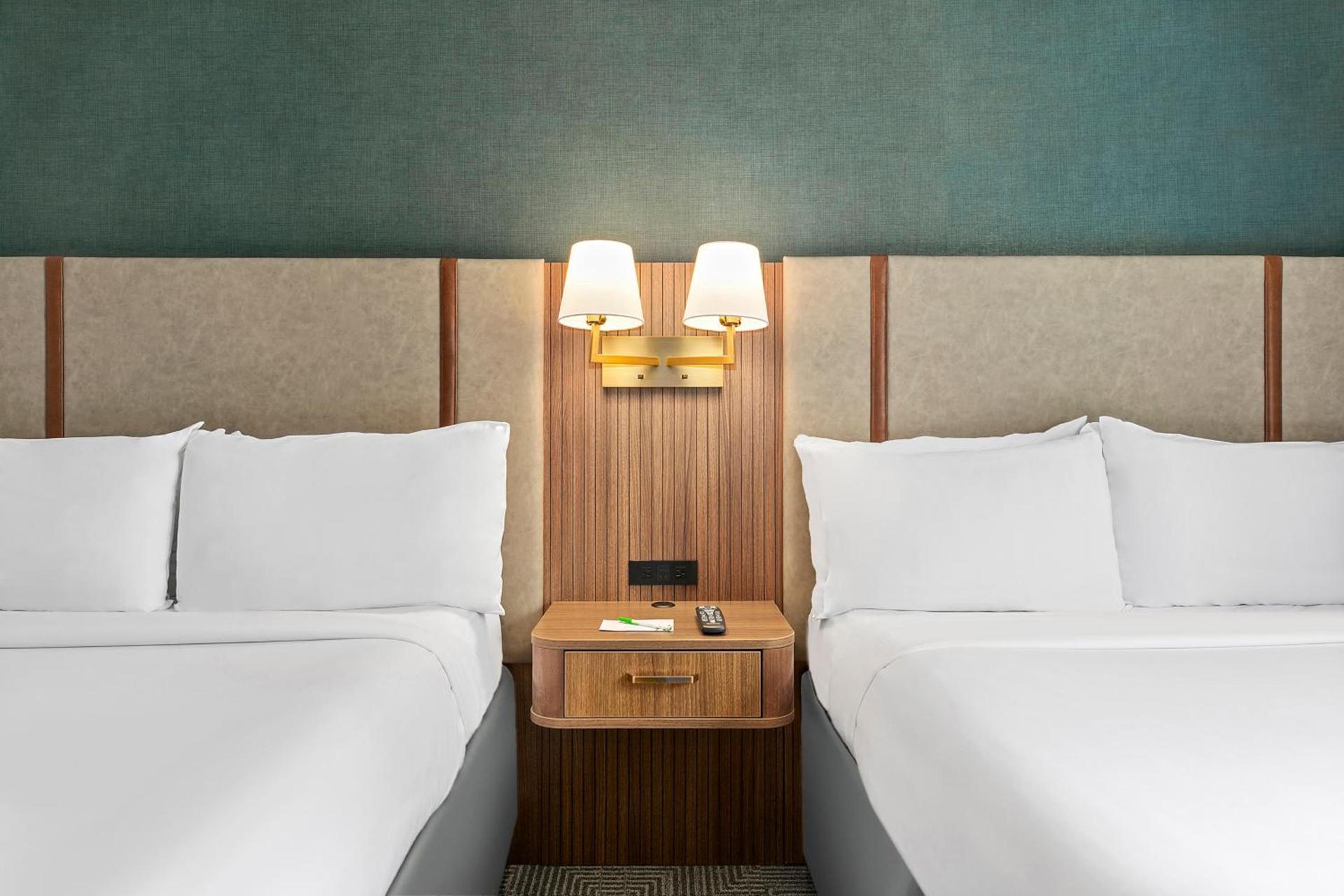Holiday Inn Manhattan 6th Ave - Chelsea by IHG photo 3