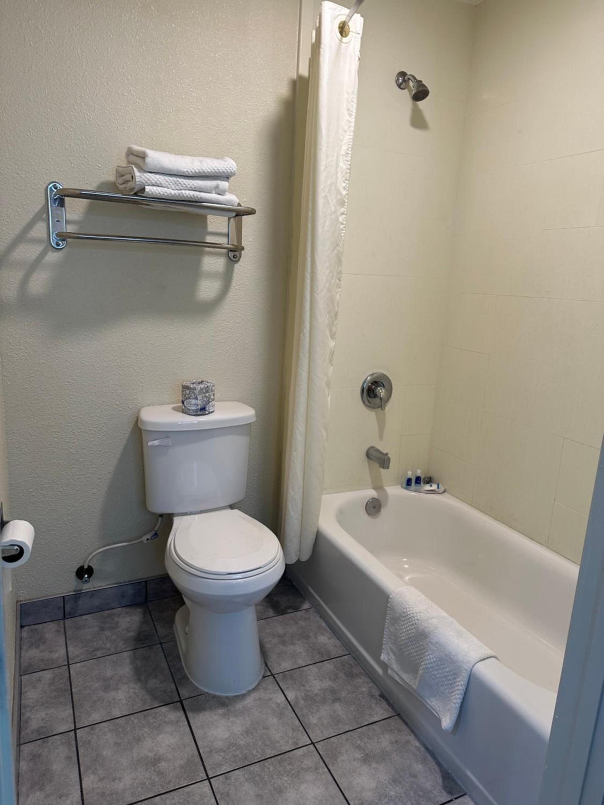 Rodeway Inn National City San Diego South photo 22