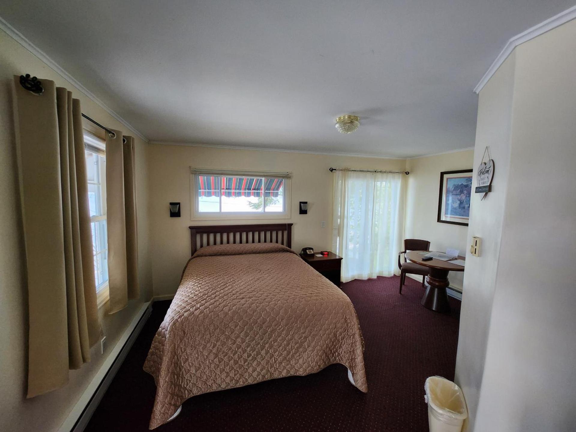 Lake View Motel photo 66