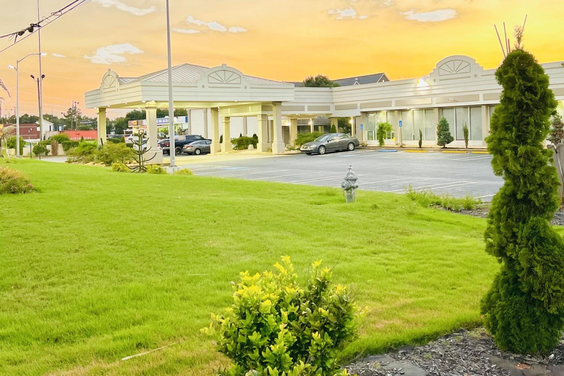 Quality Inn & Suites McDonough South I-75 photo 9