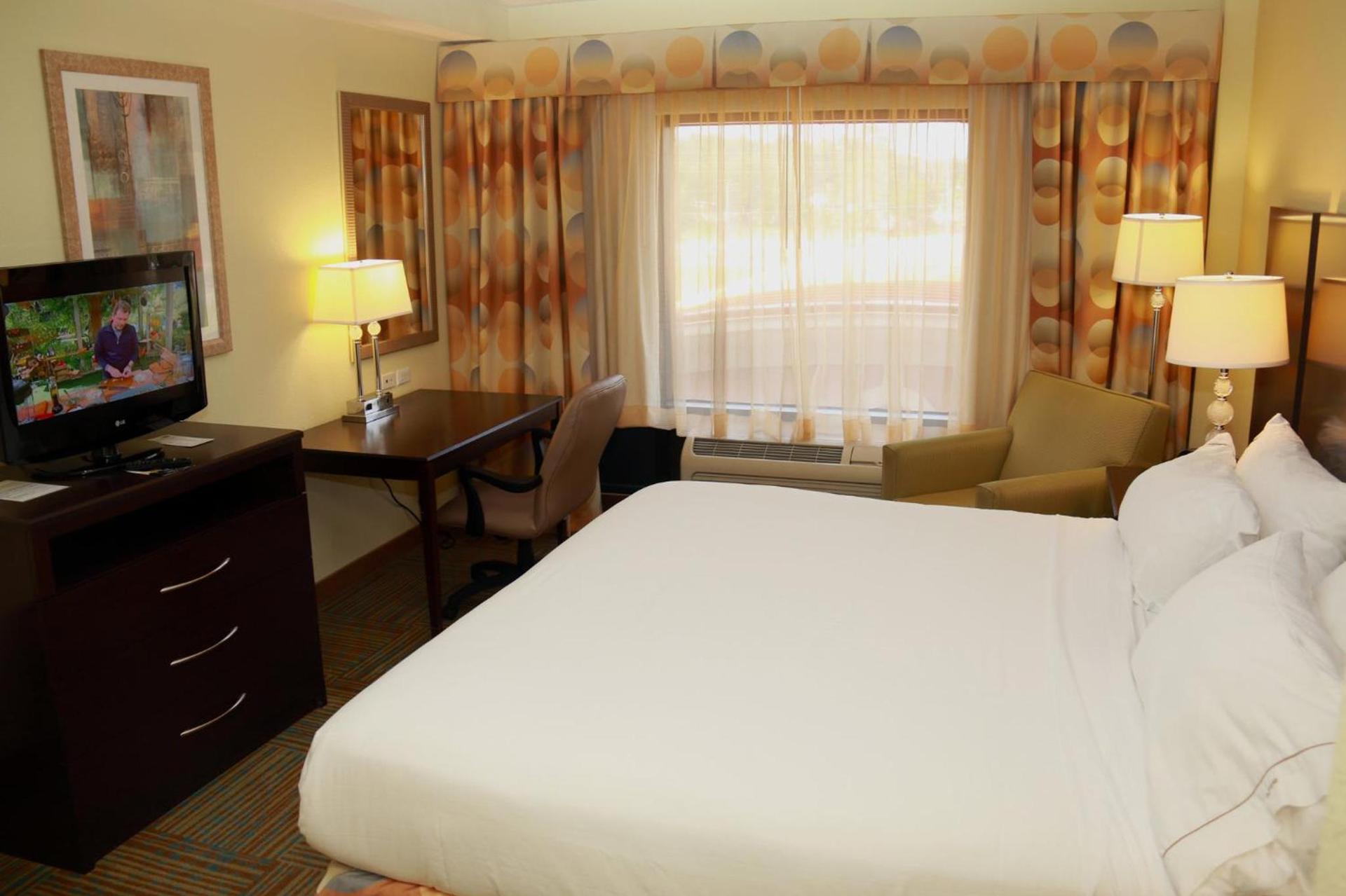 Holiday Inn Express Hotel & Suites Perry by IHG photo 32