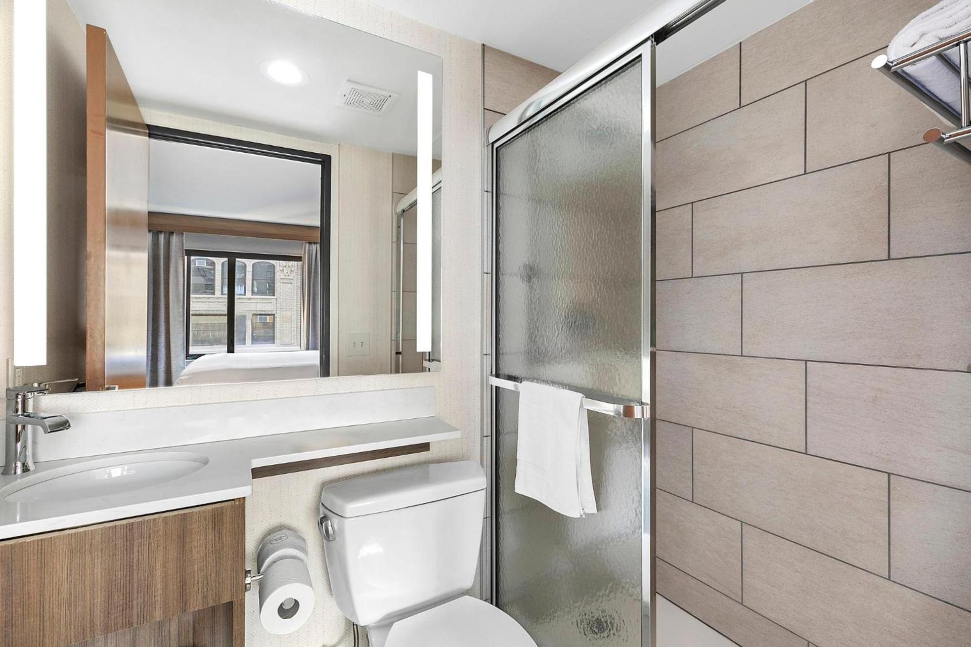 Holiday Inn Manhattan 6th Ave - Chelsea by IHG photo 37