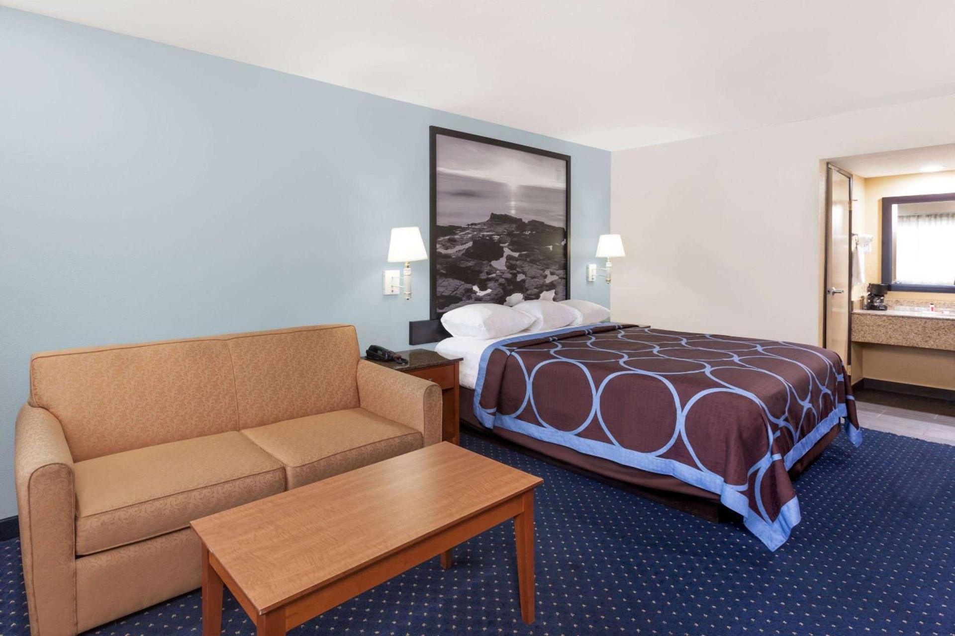 Super 8 by Wyndham El Cajon San Diego photo 12
