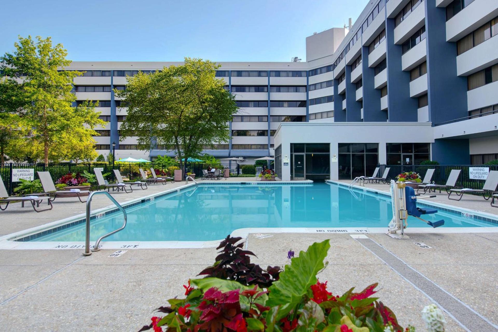 DoubleTree Suites by Hilton Raleigh-Durham photo 9