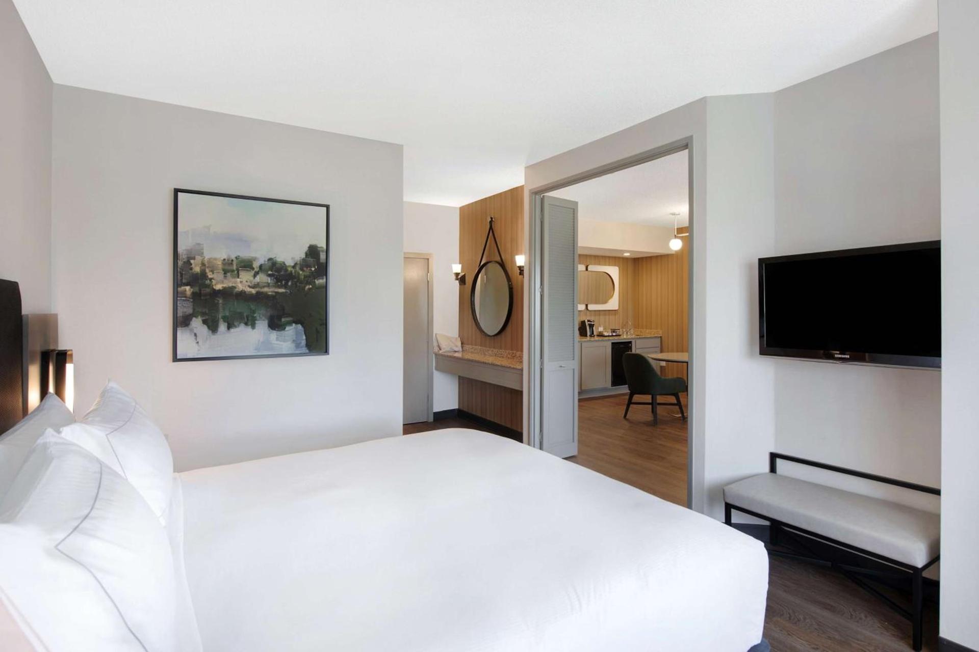 DoubleTree Suites by Hilton Raleigh-Durham photo 15