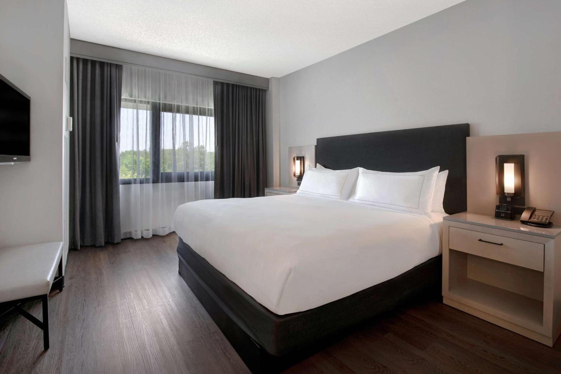 DoubleTree Suites by Hilton Raleigh-Durham photo 16