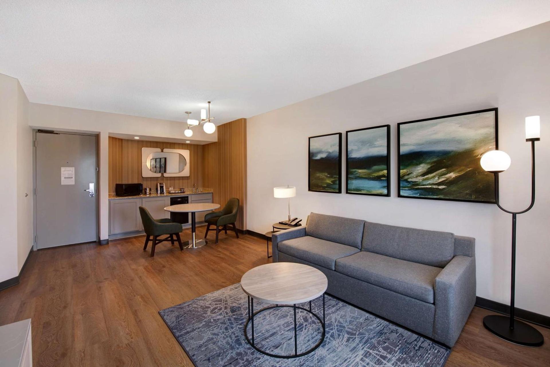 DoubleTree Suites by Hilton Raleigh-Durham photo 23
