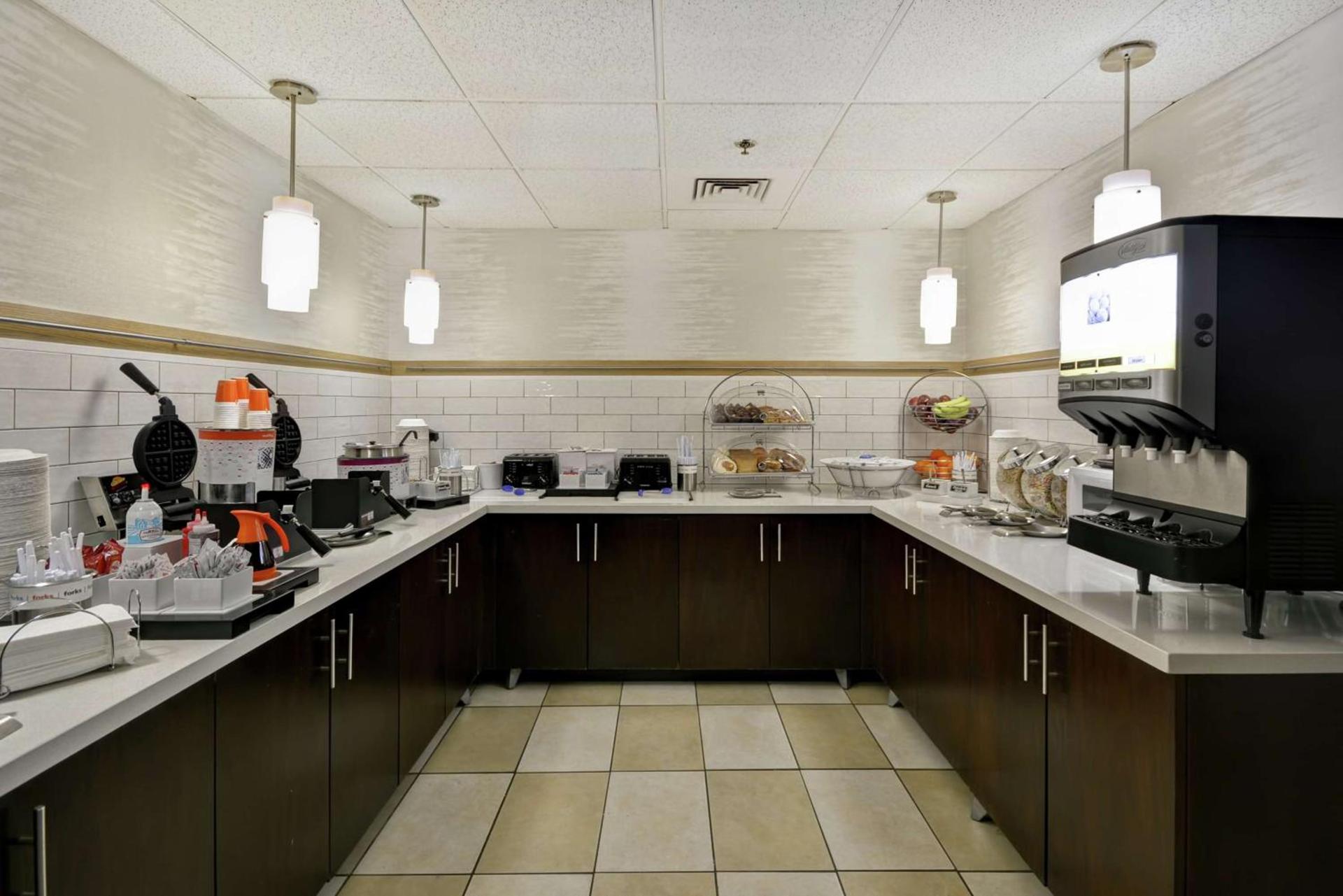 Hampton Inn Detroit Madison Heights South Troy photo 19