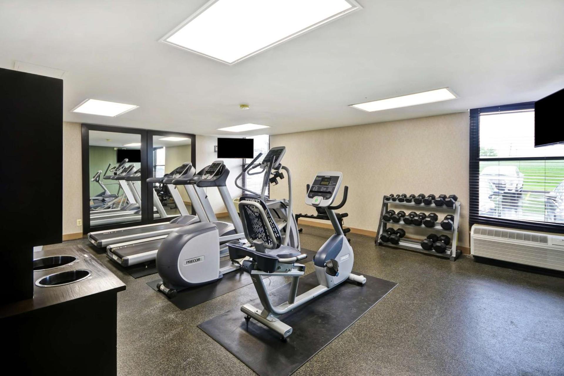 Hampton Inn Detroit Madison Heights South Troy photo 22