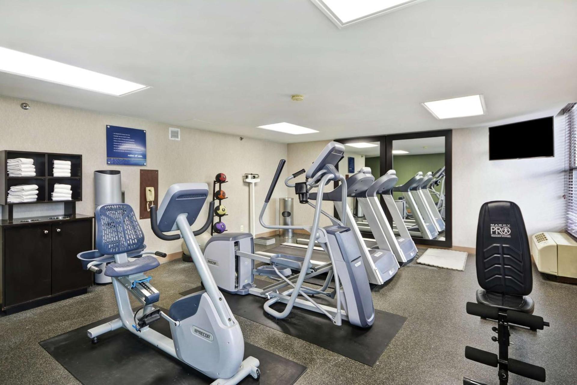 Hampton Inn Detroit Madison Heights South Troy photo 23