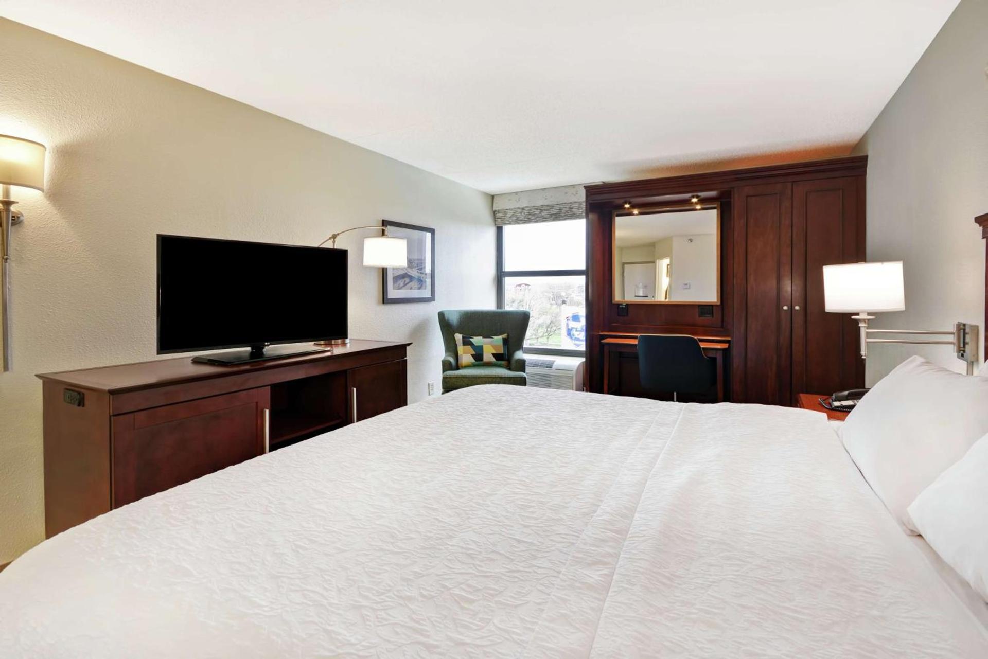 Hampton Inn Detroit Madison Heights South Troy photo 32