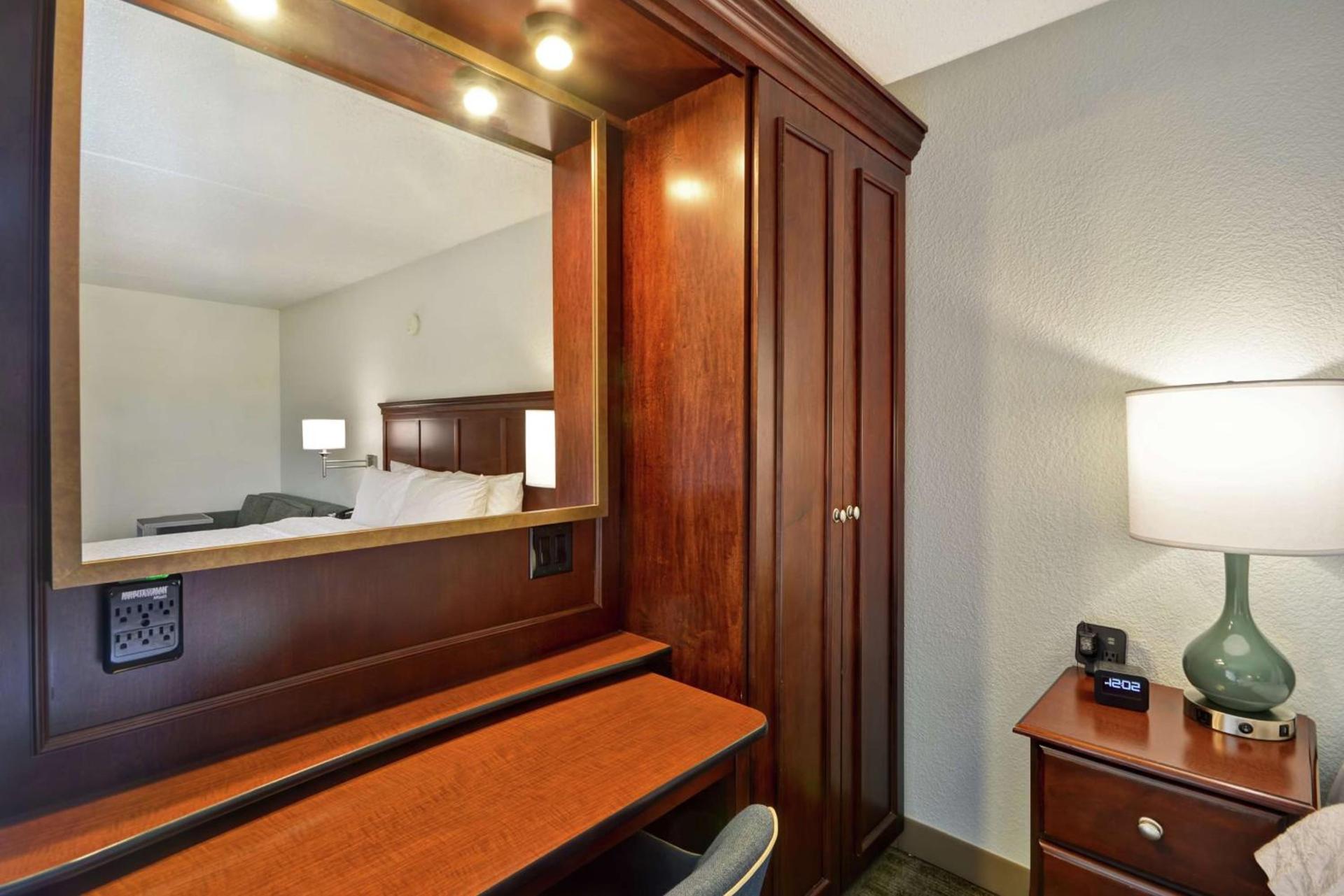 Hampton Inn Detroit Madison Heights South Troy photo 37