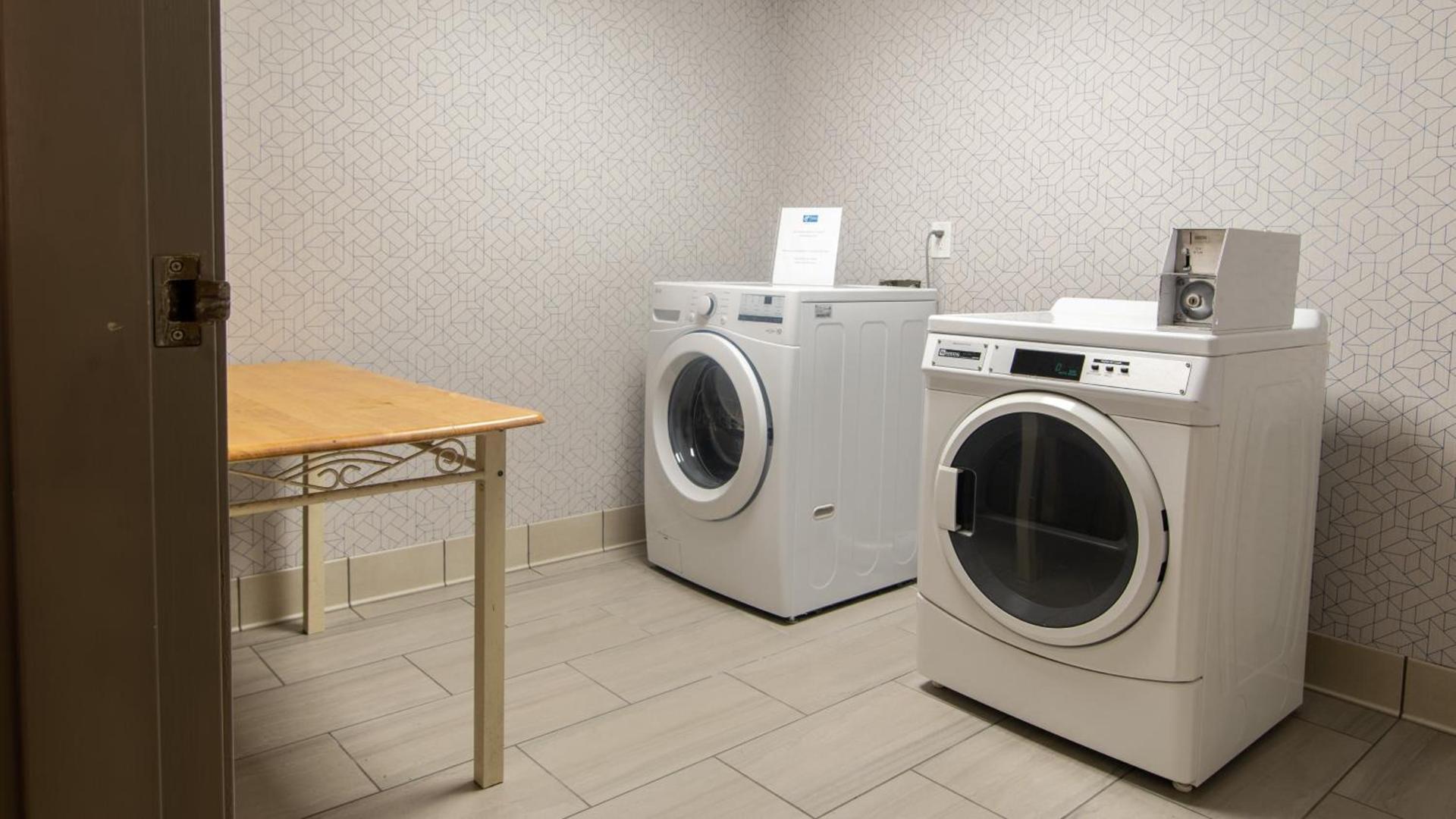 Holiday Inn Express Oakdale by IHG photo 40