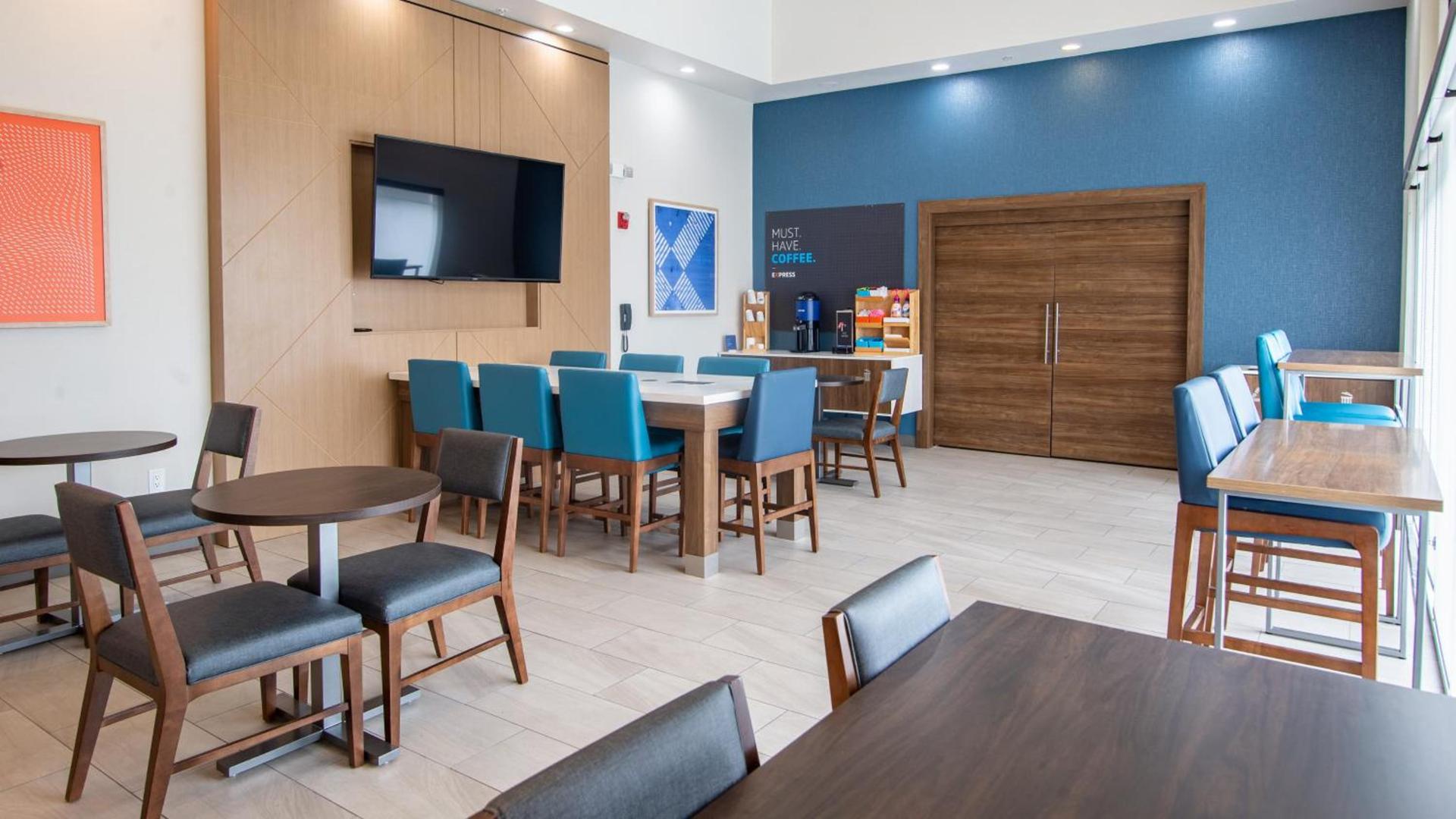 Holiday Inn Express Oakdale by IHG photo 47