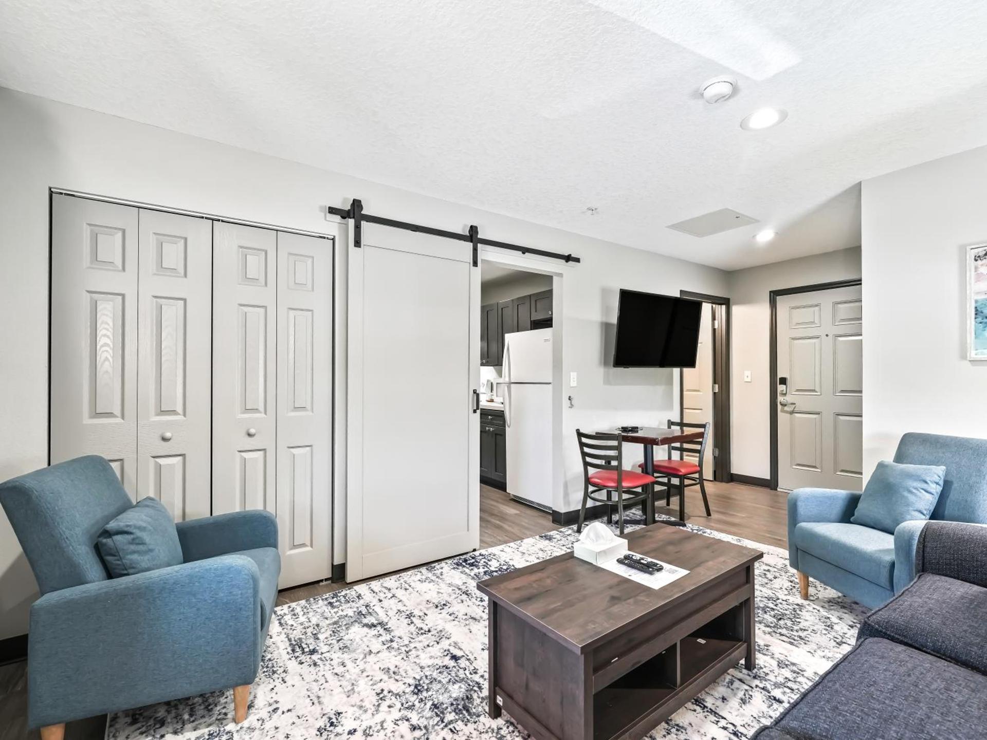 Baymont by Wyndham Ocala Suites photo 12