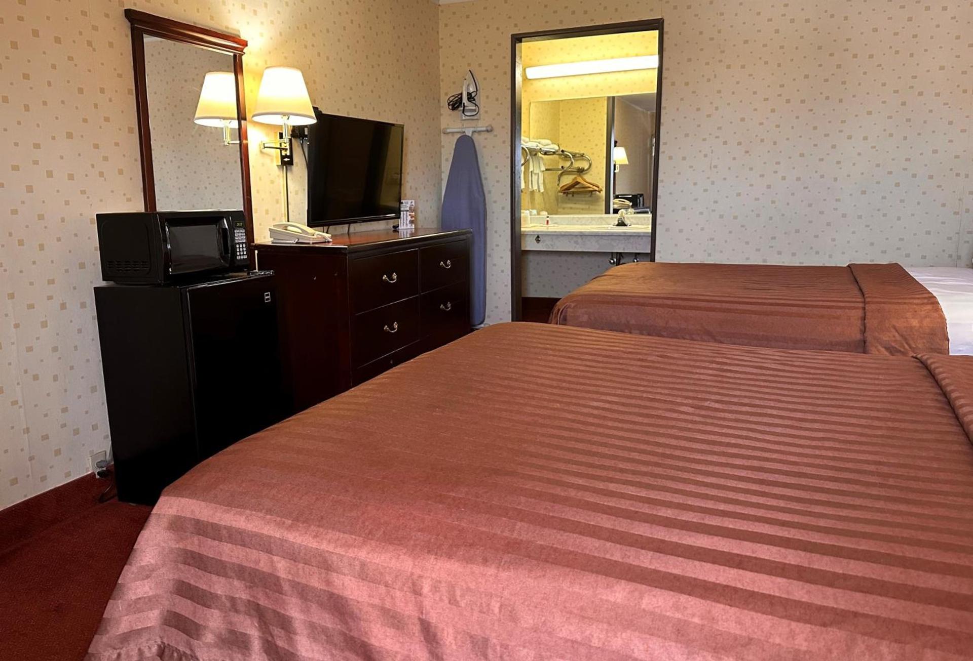 Travelodge by Wyndham Seymour photo 17