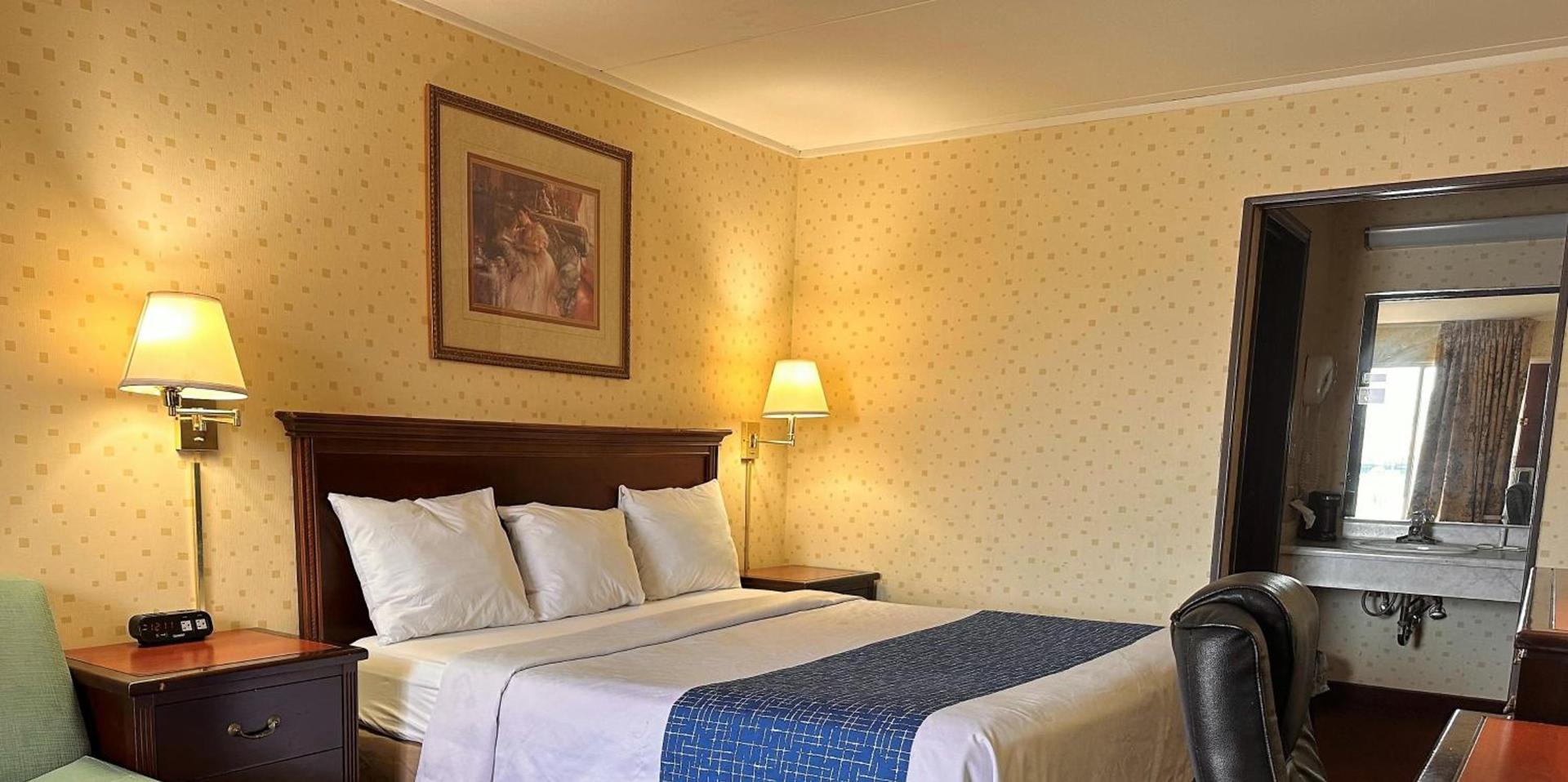 Travelodge by Wyndham Seymour photo 15