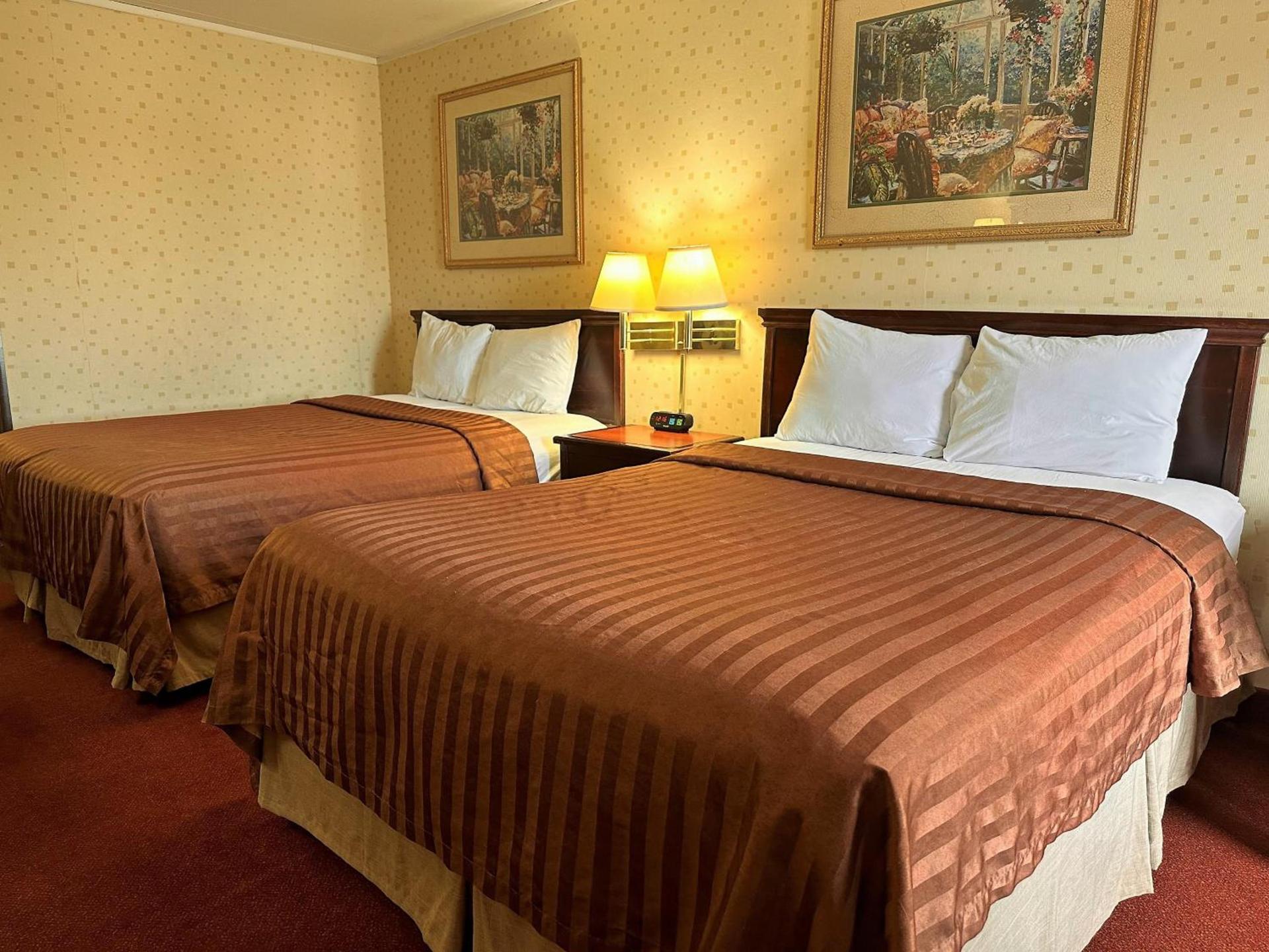 Travelodge by Wyndham Seymour photo 12
