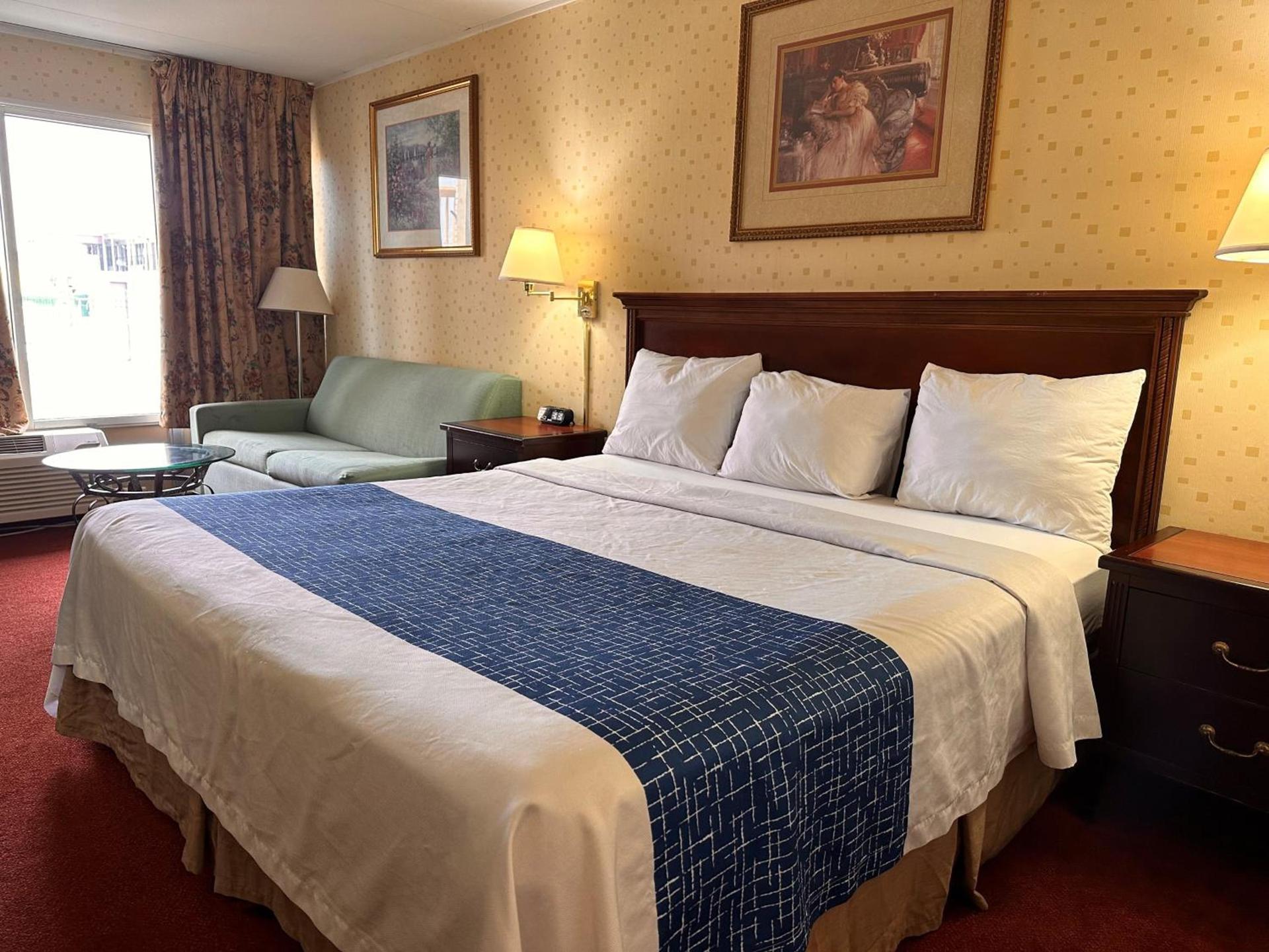 Travelodge by Wyndham Seymour photo 23