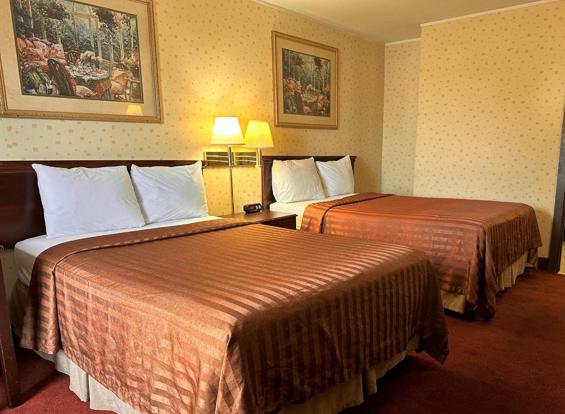 Travelodge by Wyndham Seymour photo 21
