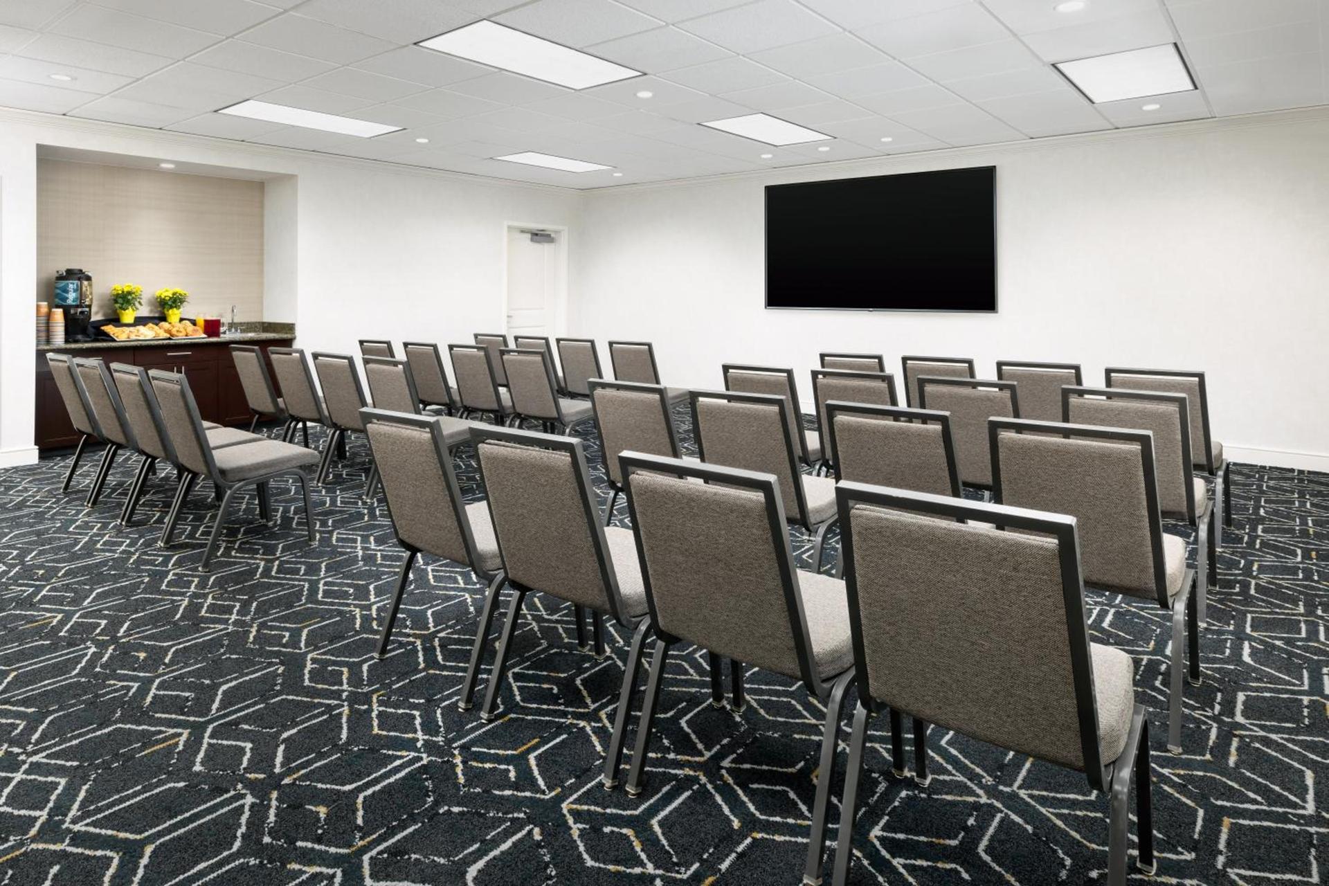 Homewood Suites by Hilton Portsmouth photo 76