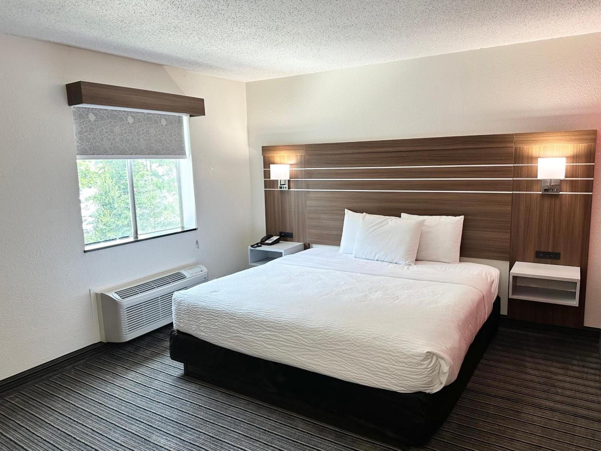 Ramada by Wyndham Lithia Springs Atlanta photo 26