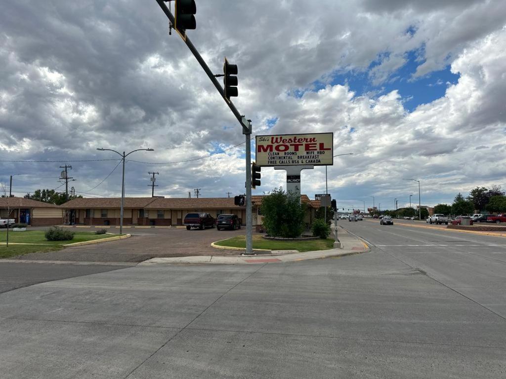 Ski's Western Motel photo 23