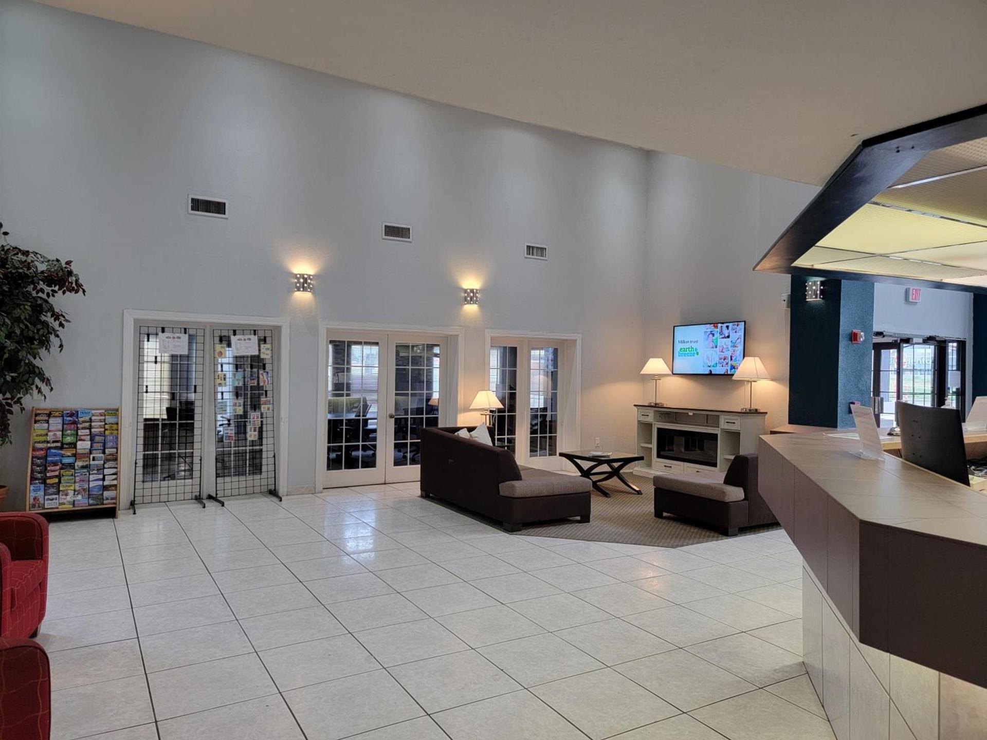 Extend-a-Suites - Extended Stay, I-40 Amarillo West photo 2