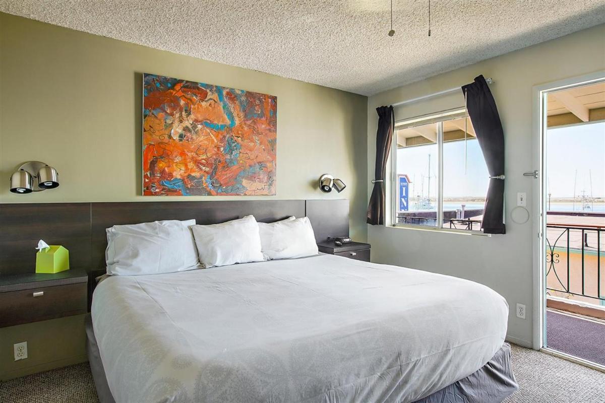 Bayfront Inn photo 2